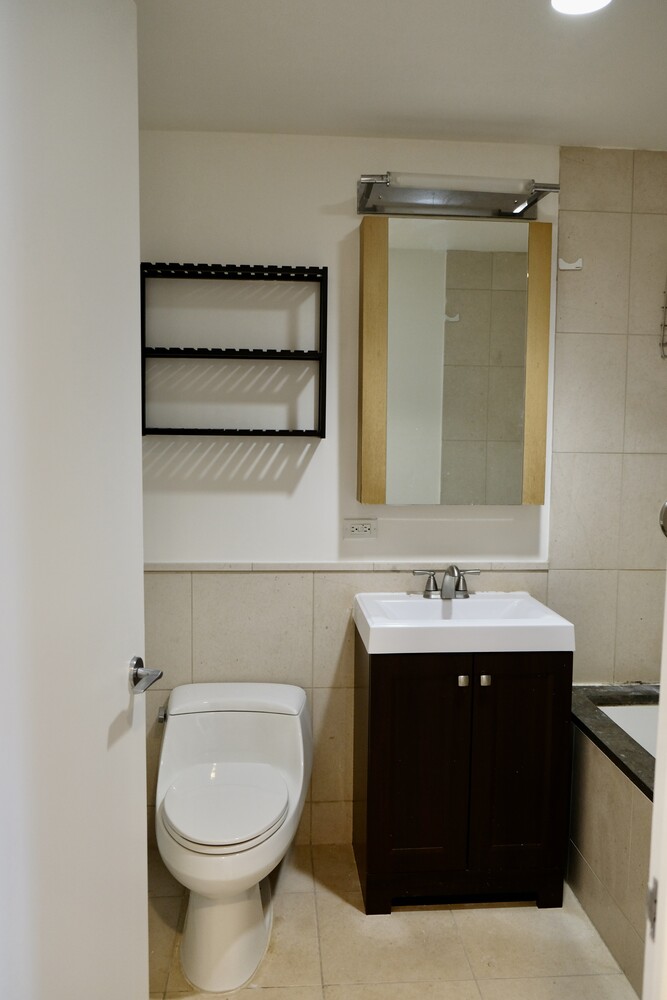 #17 photo, New York City, マンハッタン Hells Kitchen , NY 10036