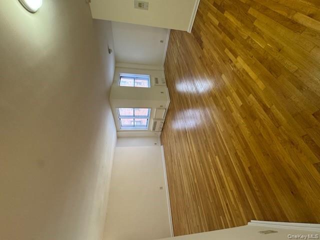 #9 photo, 11 Lake Street, White Plains , NY 10603