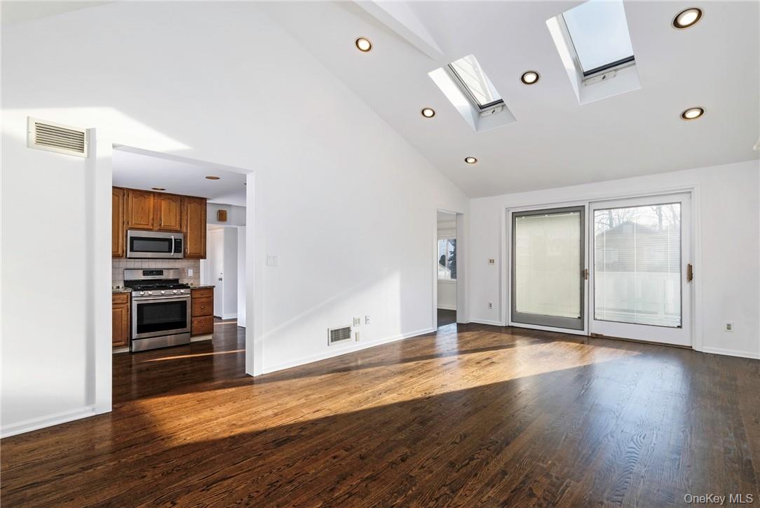 #13 photo, 6 Club Way, Eastchester , NY 10709