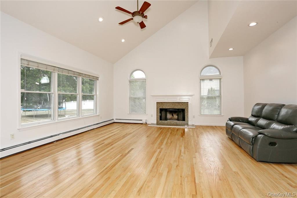 #10 photo, 6 Margo Court, Airmont , NY 10901