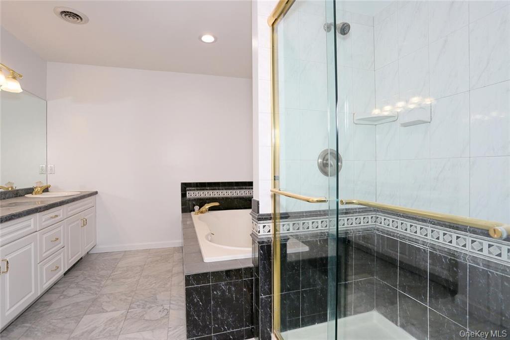 #11 photo, 6 Margo Court, Airmont , NY 10901