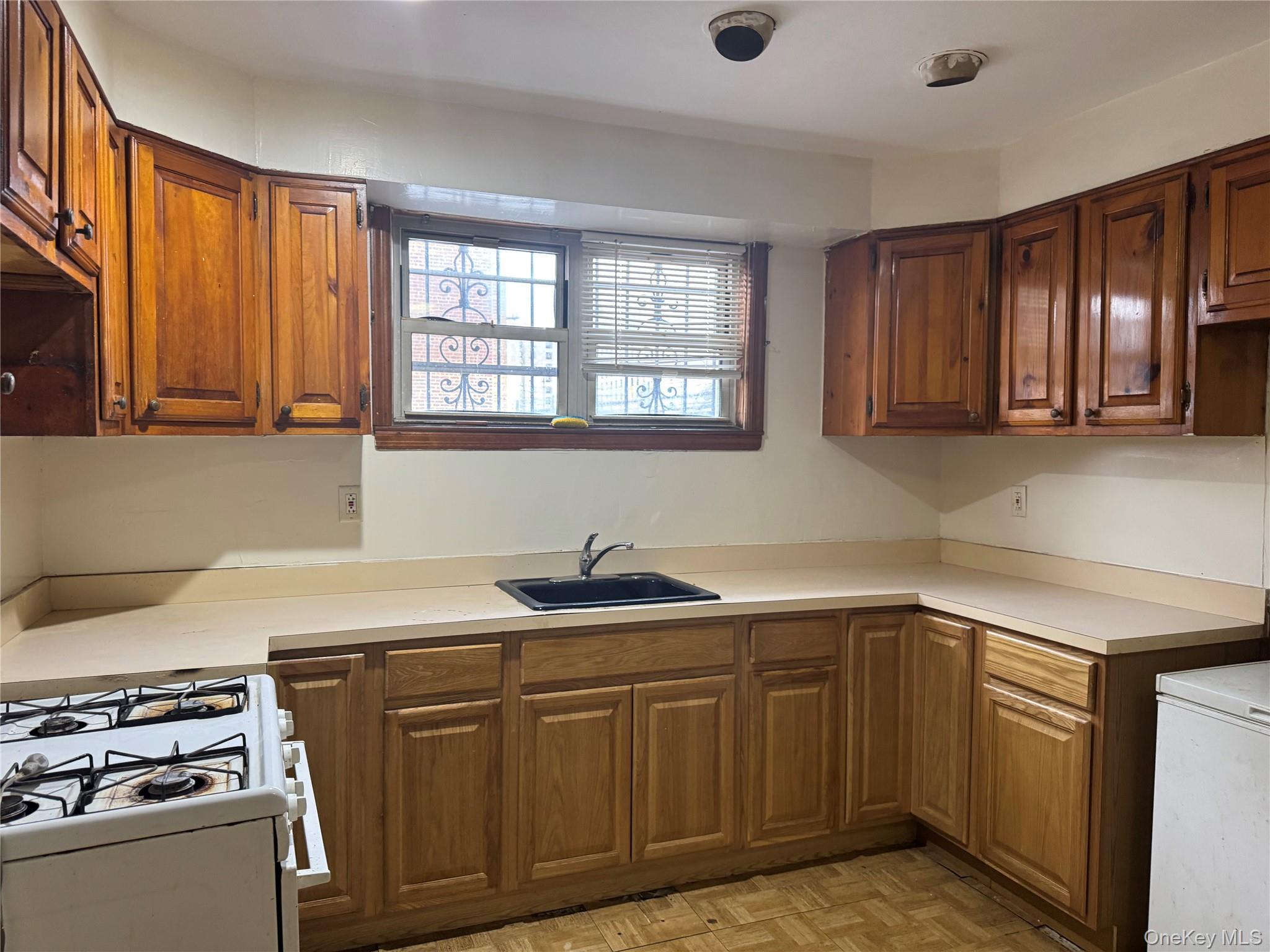 #5 photo, 4557 White Plains Road, Bronx , NY 10470