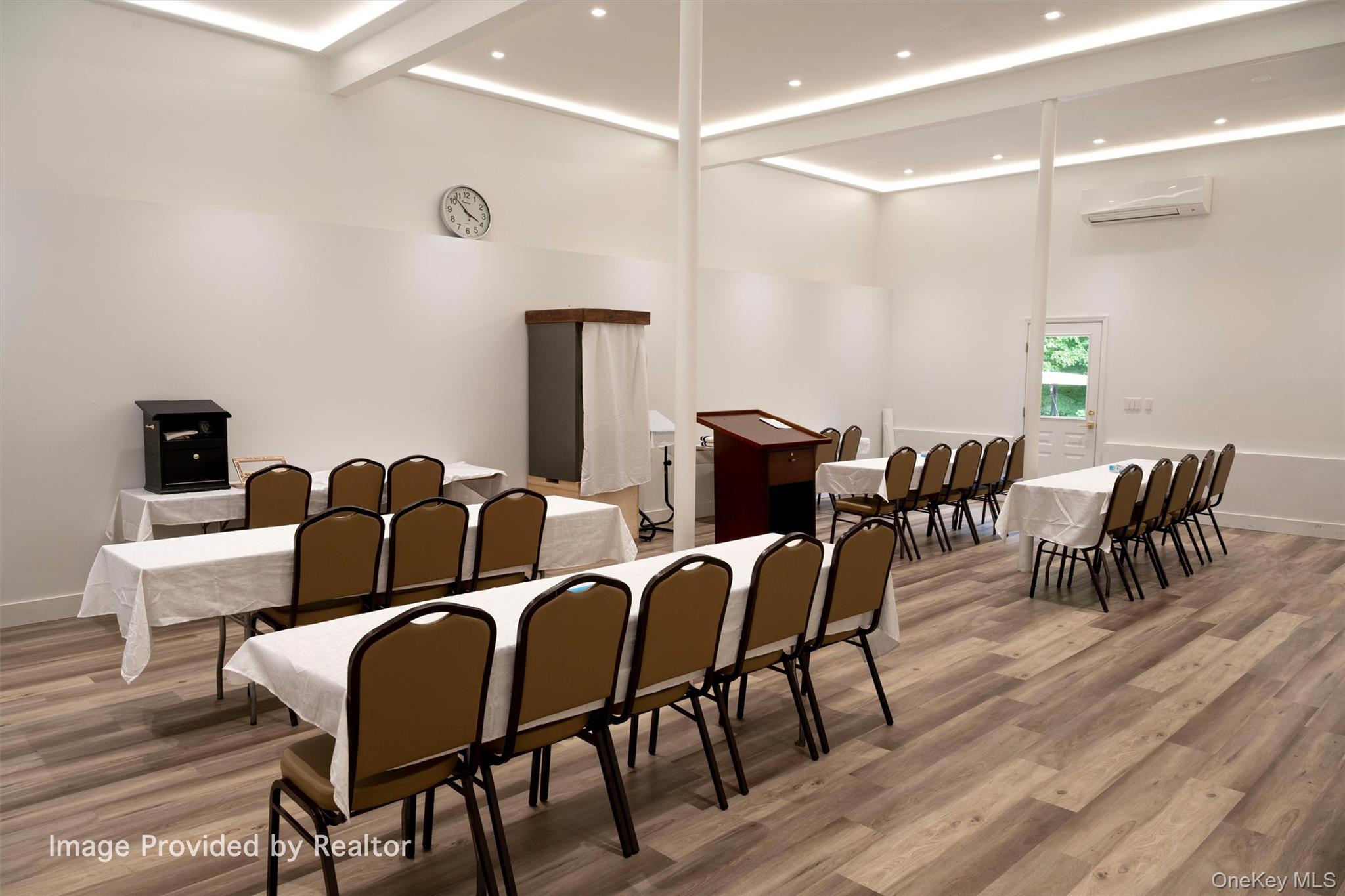 #18 photo, 10 Damian Court, Chester , NY 10918