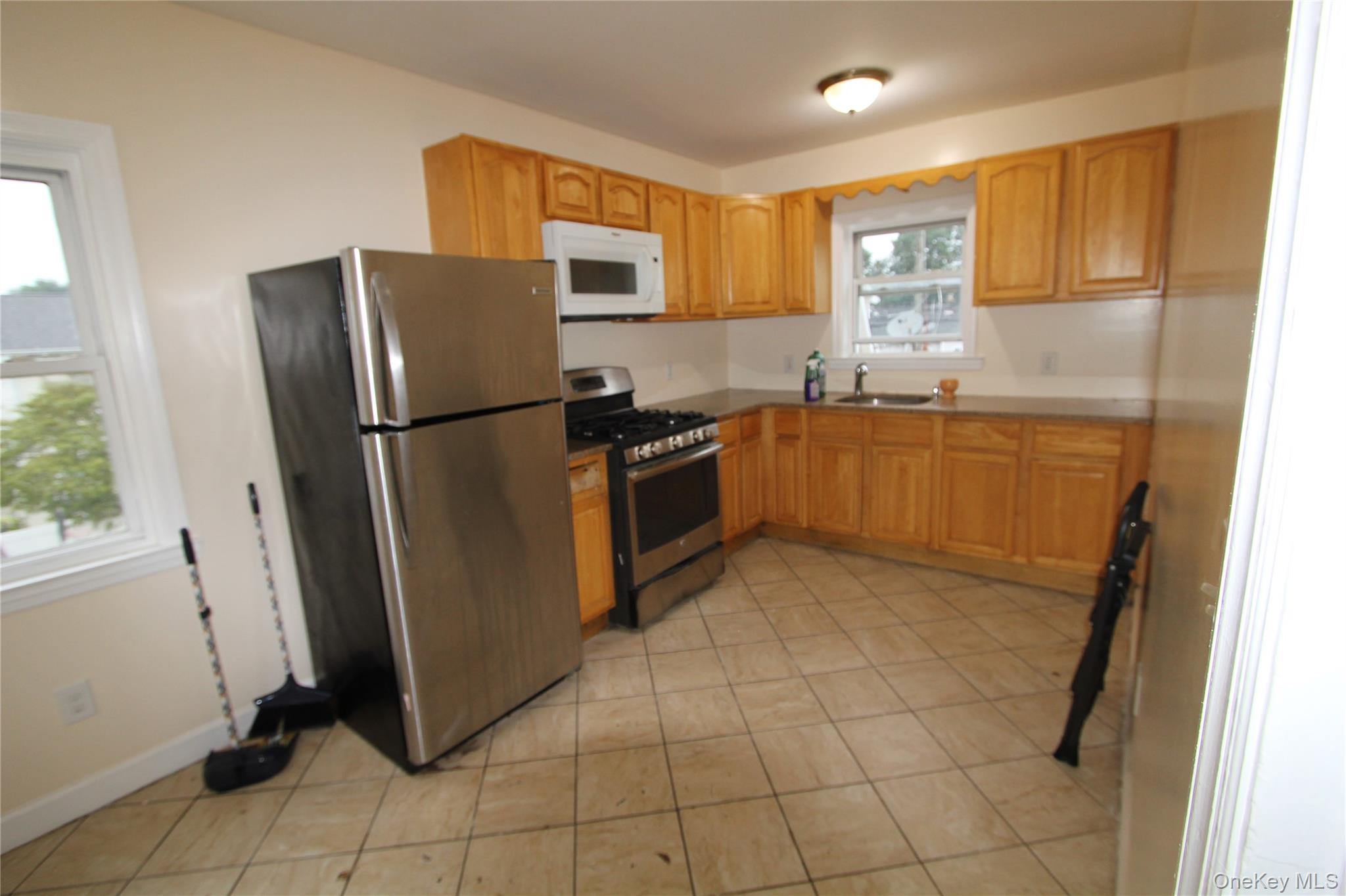 #11 photo, 215 Colonial Avenue, ナッソー郡 Freeport , NY 11520