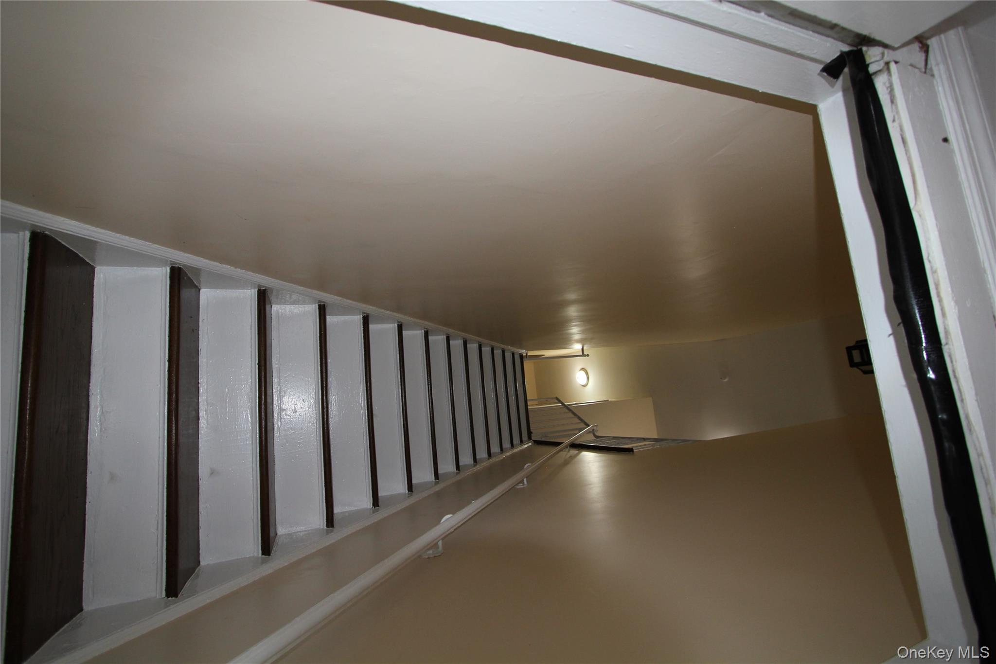 #2 photo, 215 Colonial Avenue, ナッソー郡 Freeport , NY 11520