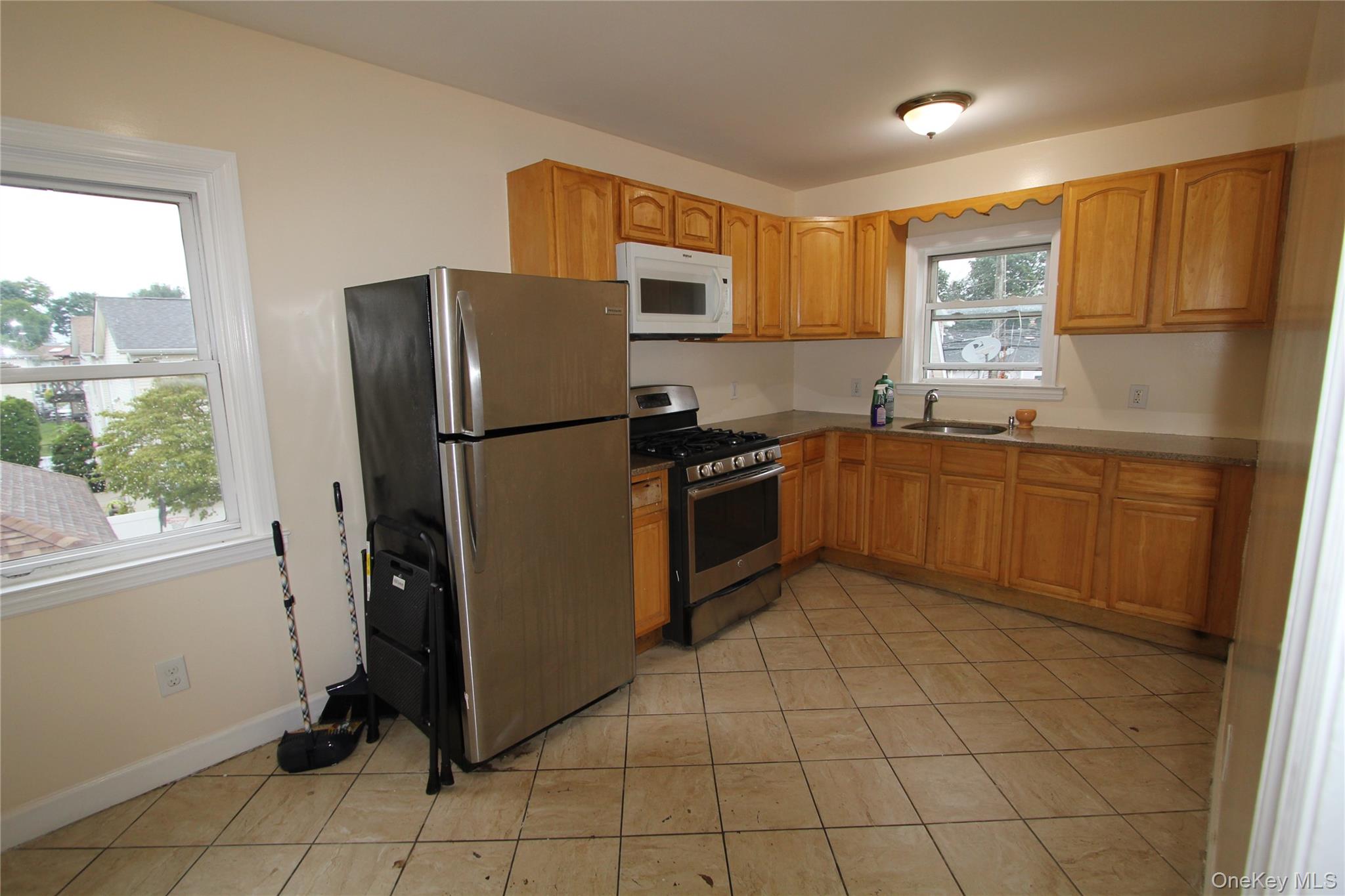 #5 photo, 215 Colonial Avenue, ナッソー郡 Freeport , NY 11520