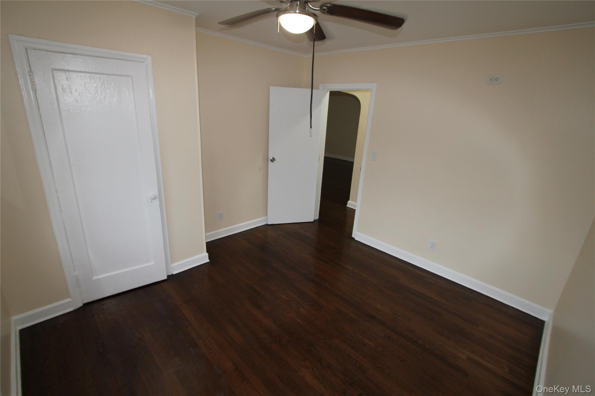 #8 photo, 215 Colonial Avenue, ナッソー郡 Freeport , NY 11520