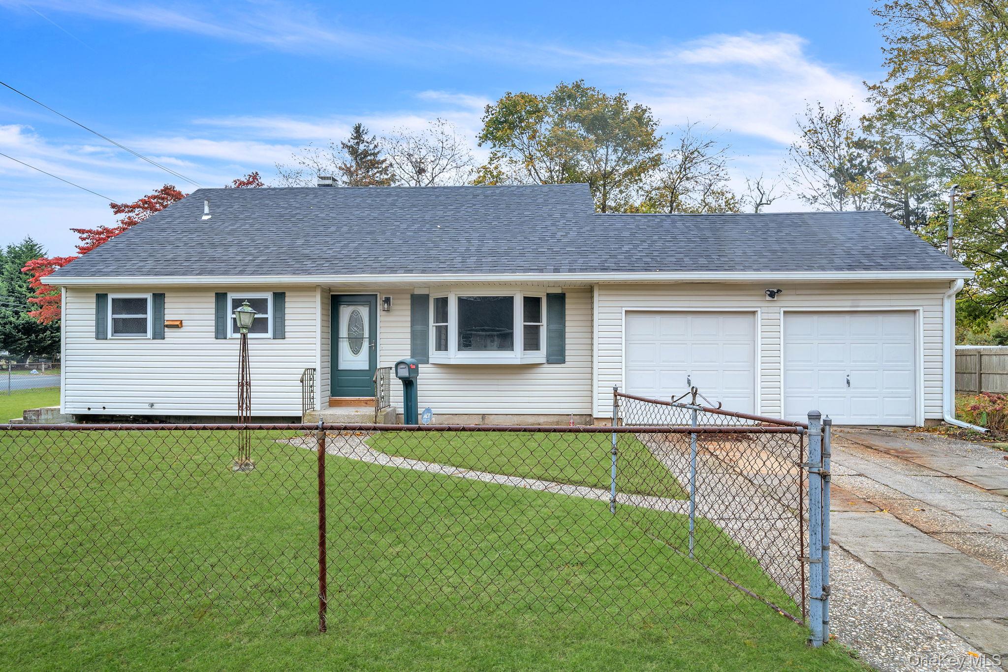 #1 photo, 441 Macdonald Avenue, サフォーク郡 Bellport , NY 11713