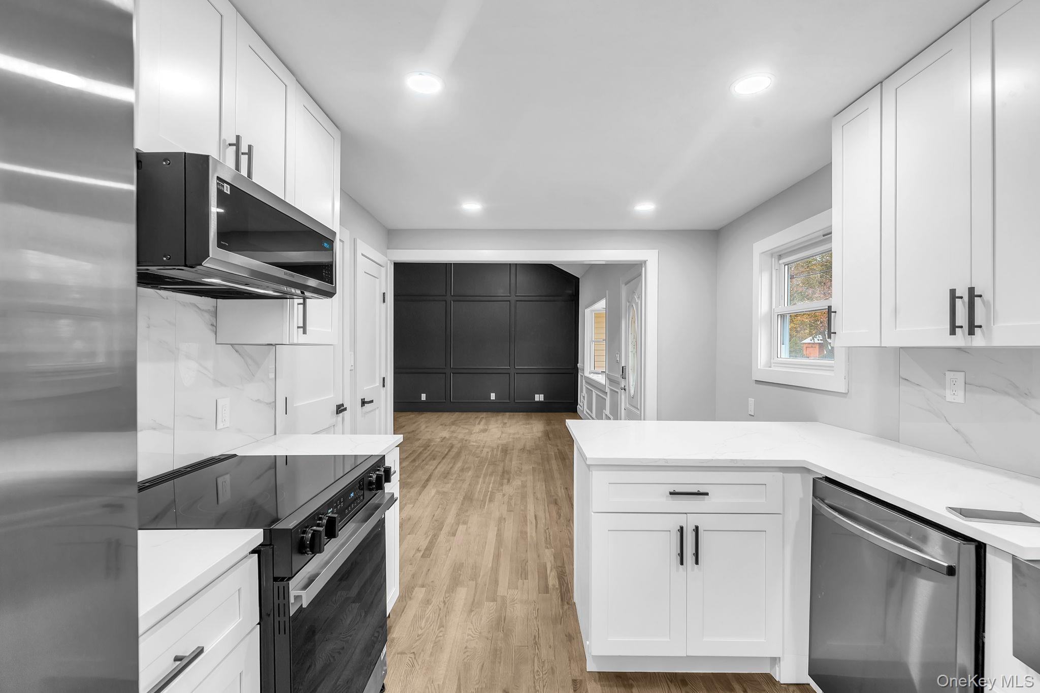 #12 photo, 441 Macdonald Avenue, サフォーク郡 Bellport , NY 11713