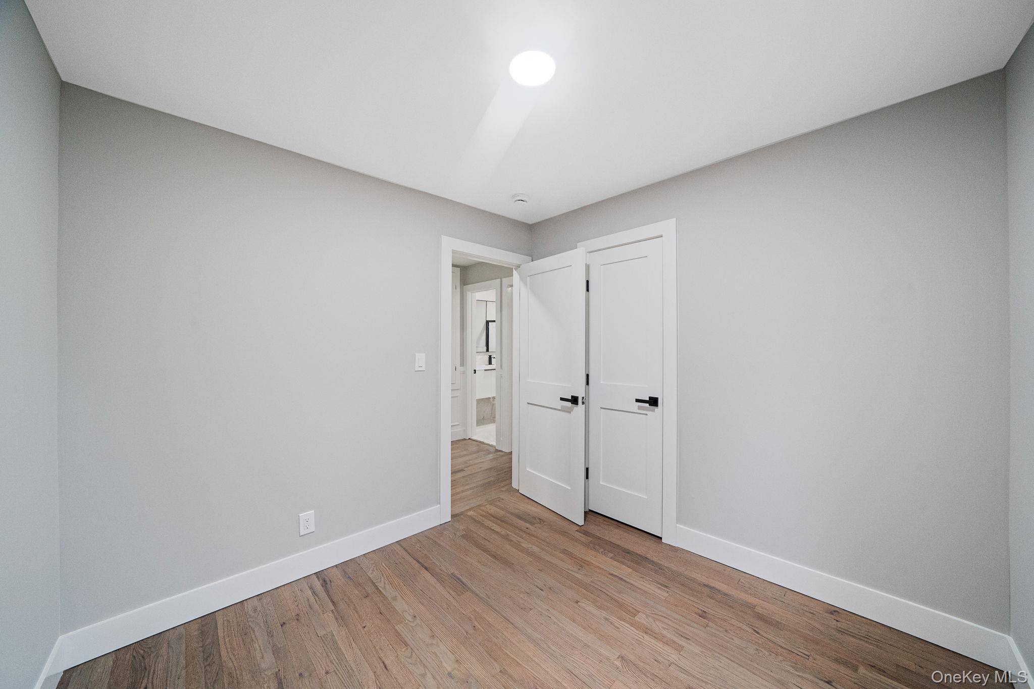 #16 photo, 441 Macdonald Avenue, サフォーク郡 Bellport , NY 11713