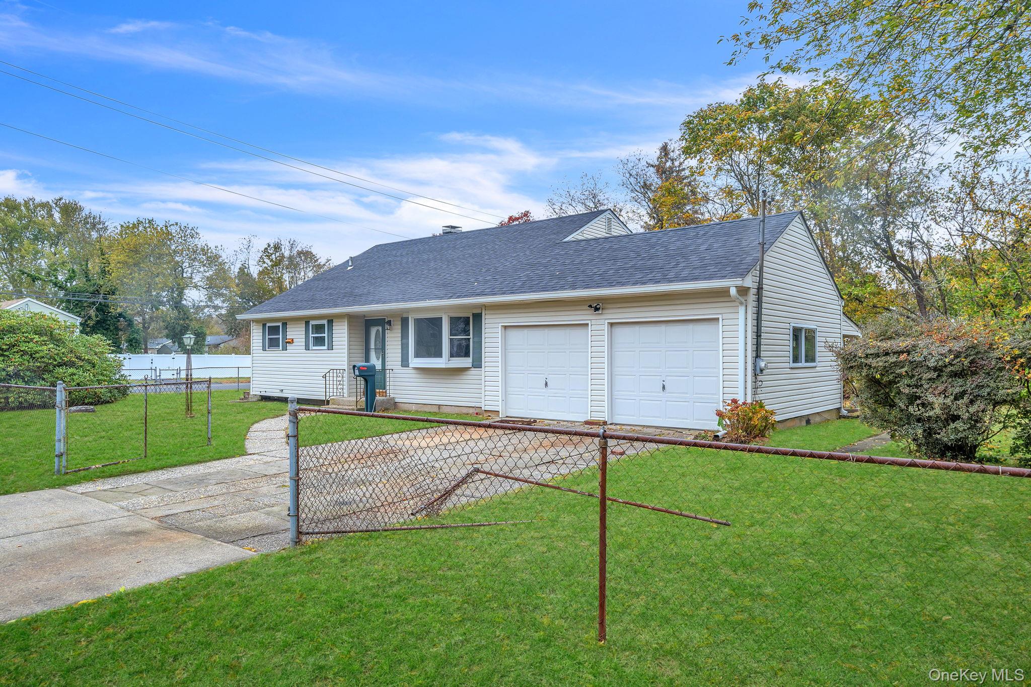 #2 photo, 441 Macdonald Avenue, サフォーク郡 Bellport , NY 11713