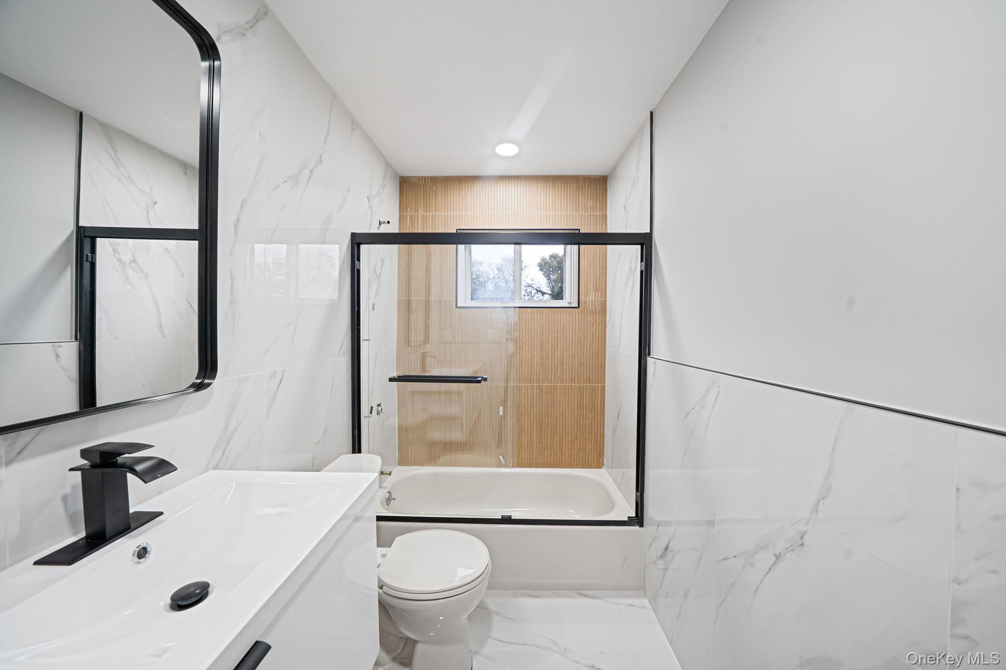 #20 photo, 441 Macdonald Avenue, サフォーク郡 Bellport , NY 11713