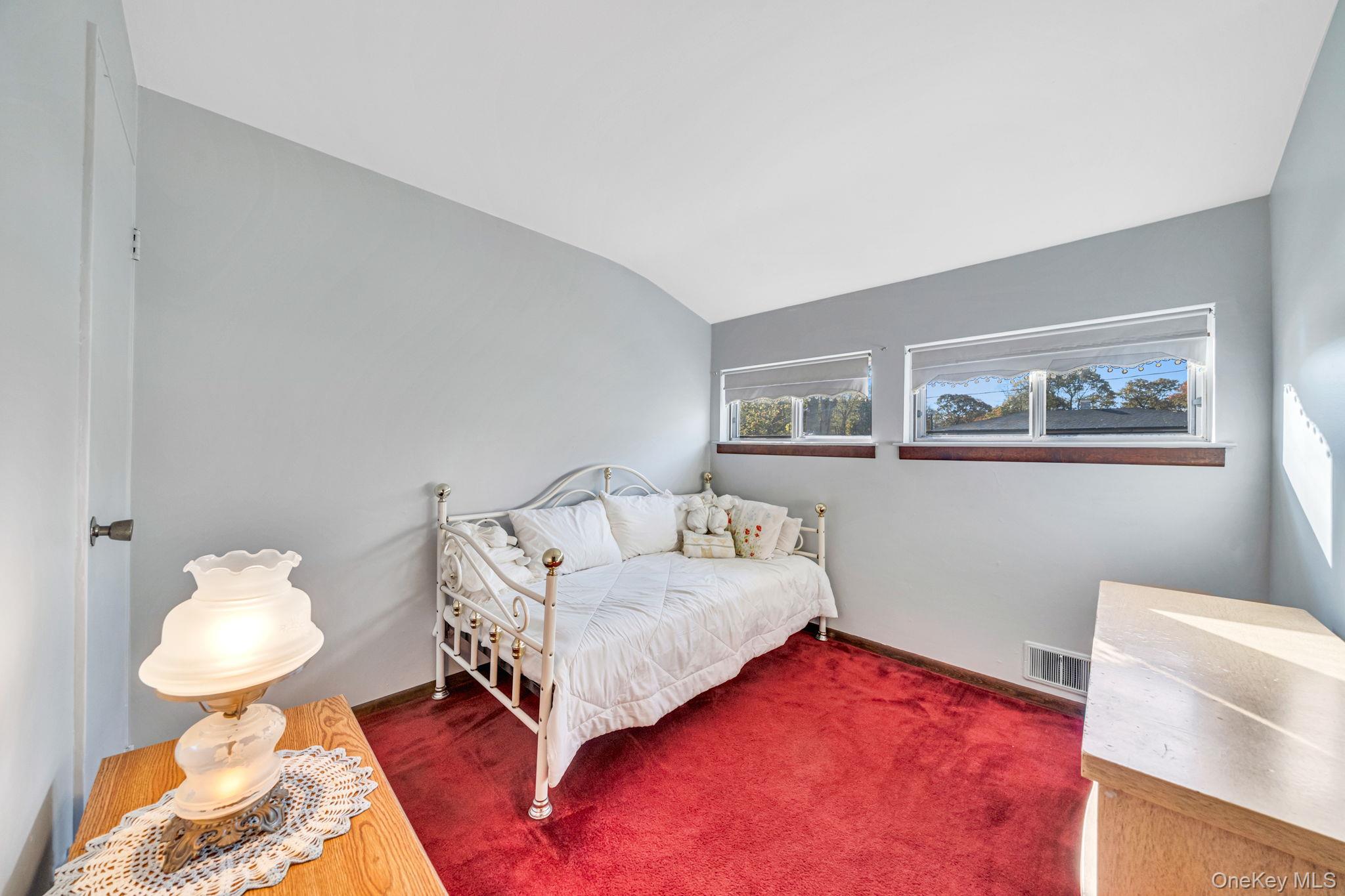 #13 photo, 102 Jacqueline Lane, サフォーク郡 Centereach , NY 11720