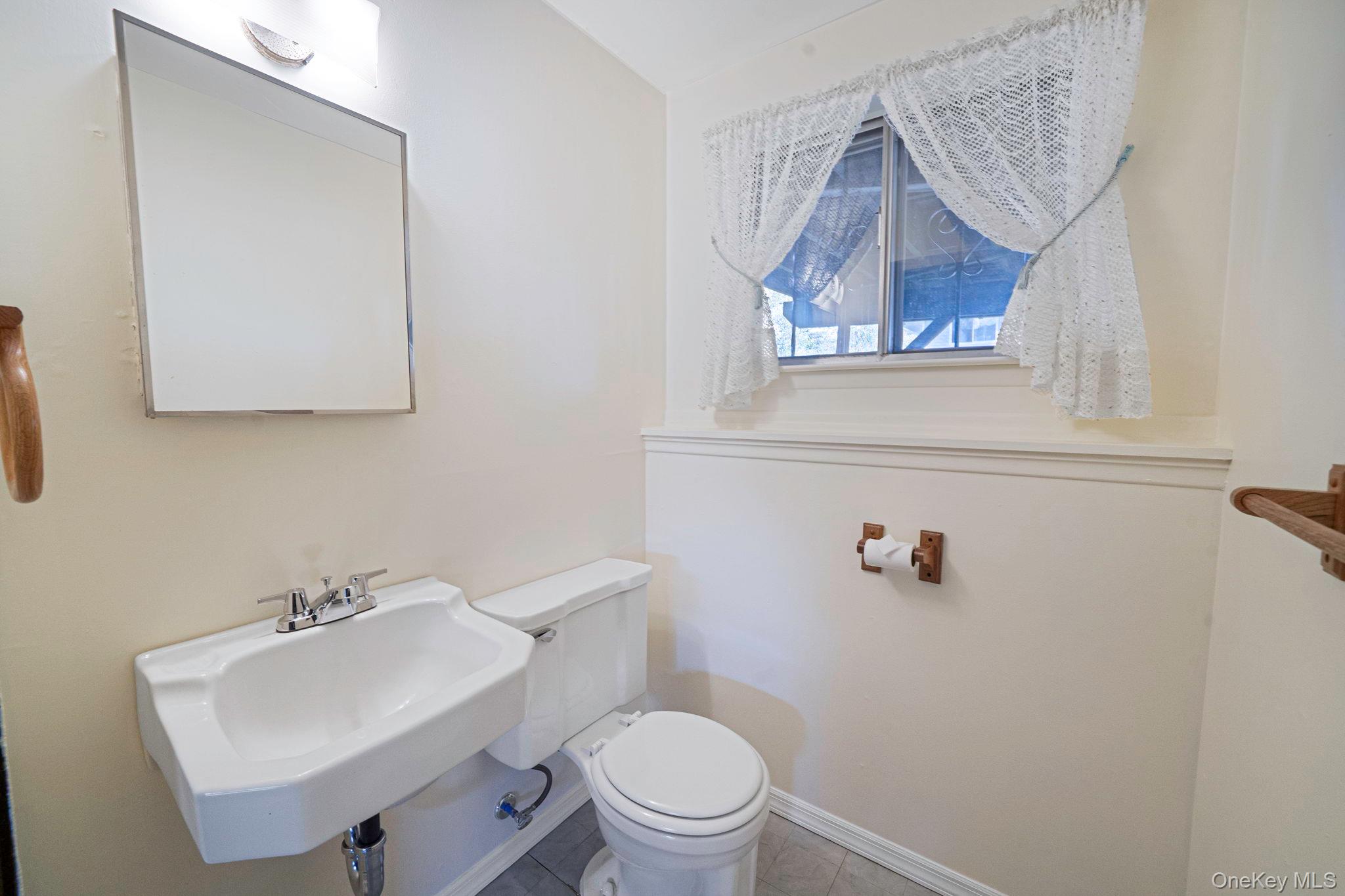 #16 photo, 102 Jacqueline Lane, サフォーク郡 Centereach , NY 11720