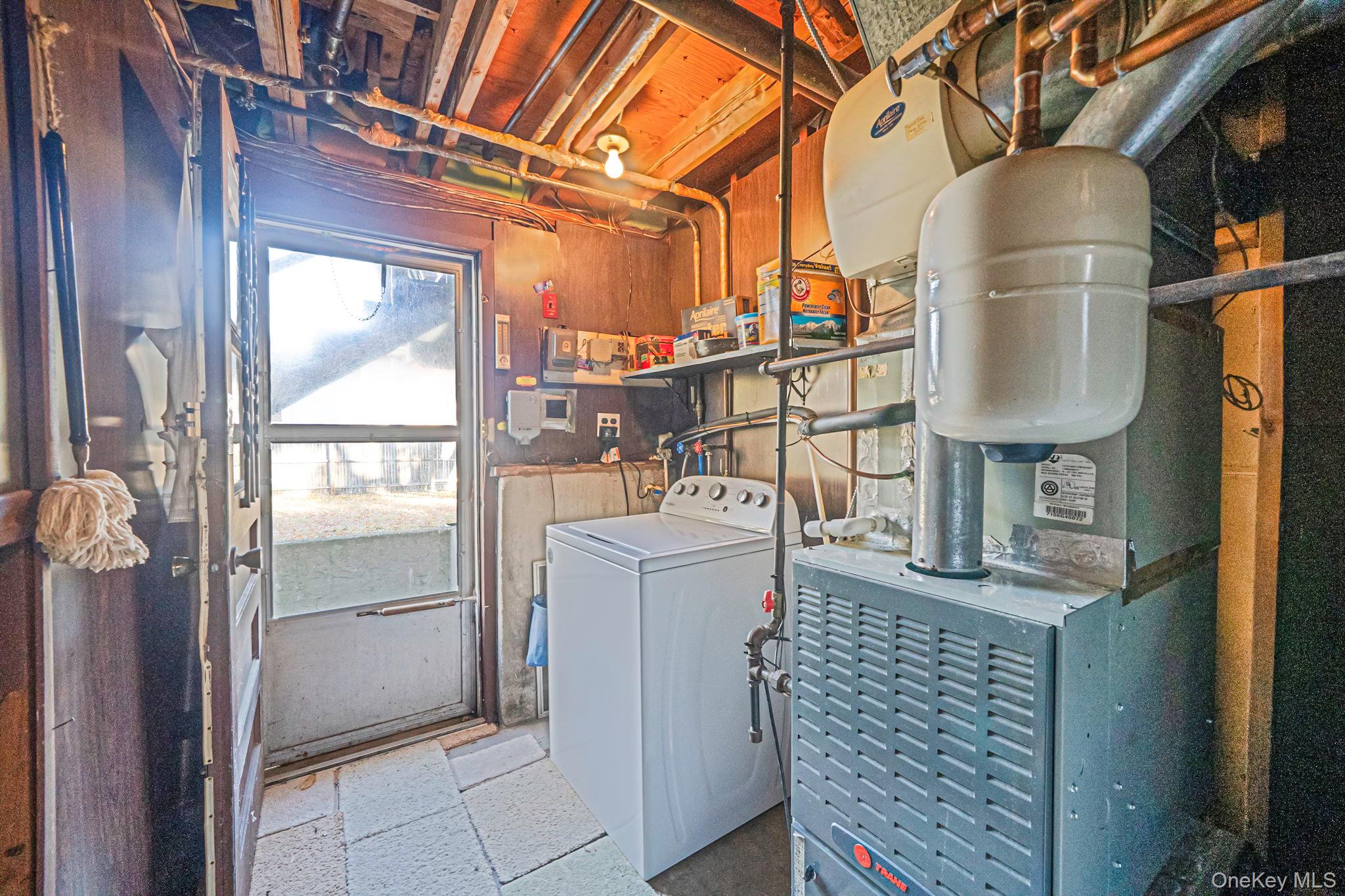 #17 photo, 102 Jacqueline Lane, サフォーク郡 Centereach , NY 11720