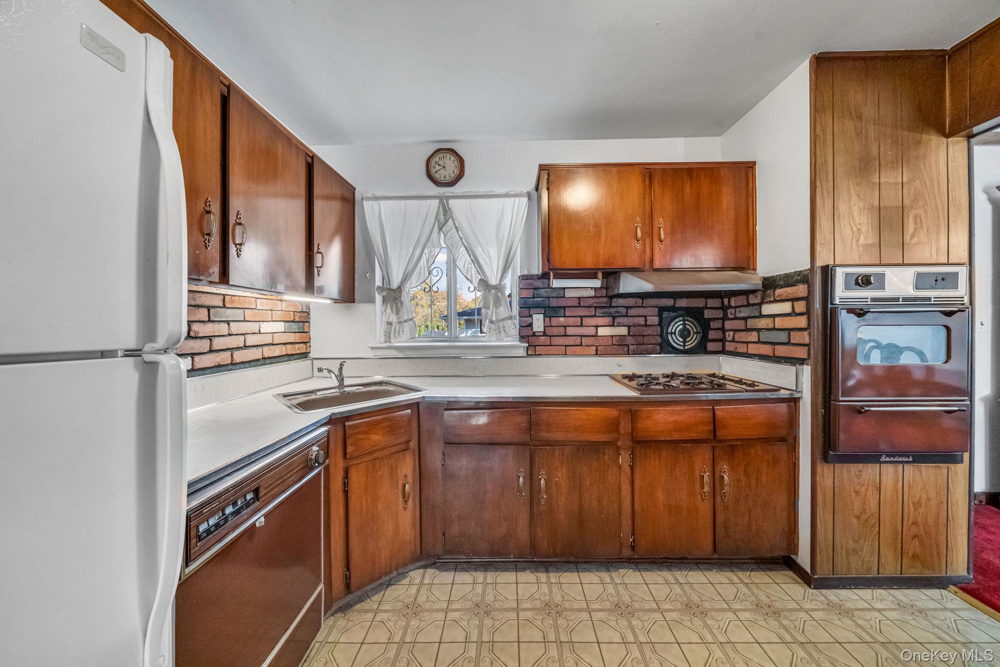 #9 photo, 102 Jacqueline Lane, サフォーク郡 Centereach , NY 11720