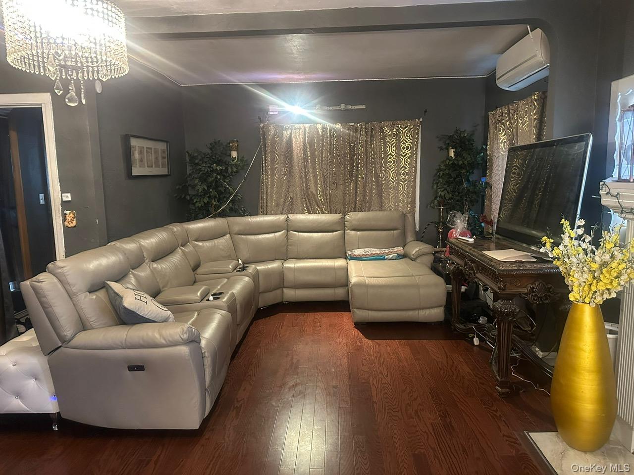 #3 photo, 13322 228th Street, クイーンズ区 Springfield Gardens , NY 11413