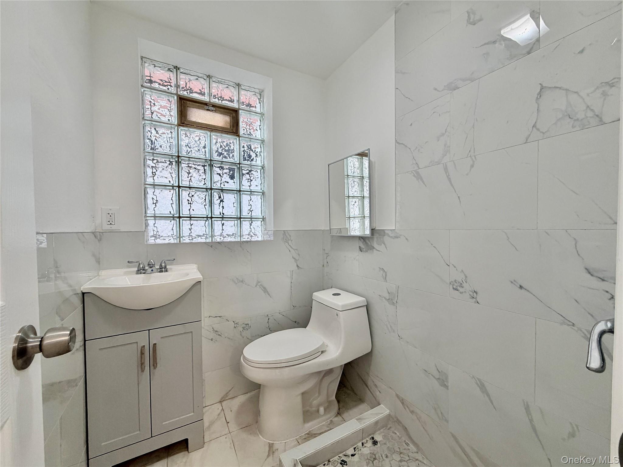 #14 photo, 2225 Cincinnatus Avenue, Bronx , NY 10473