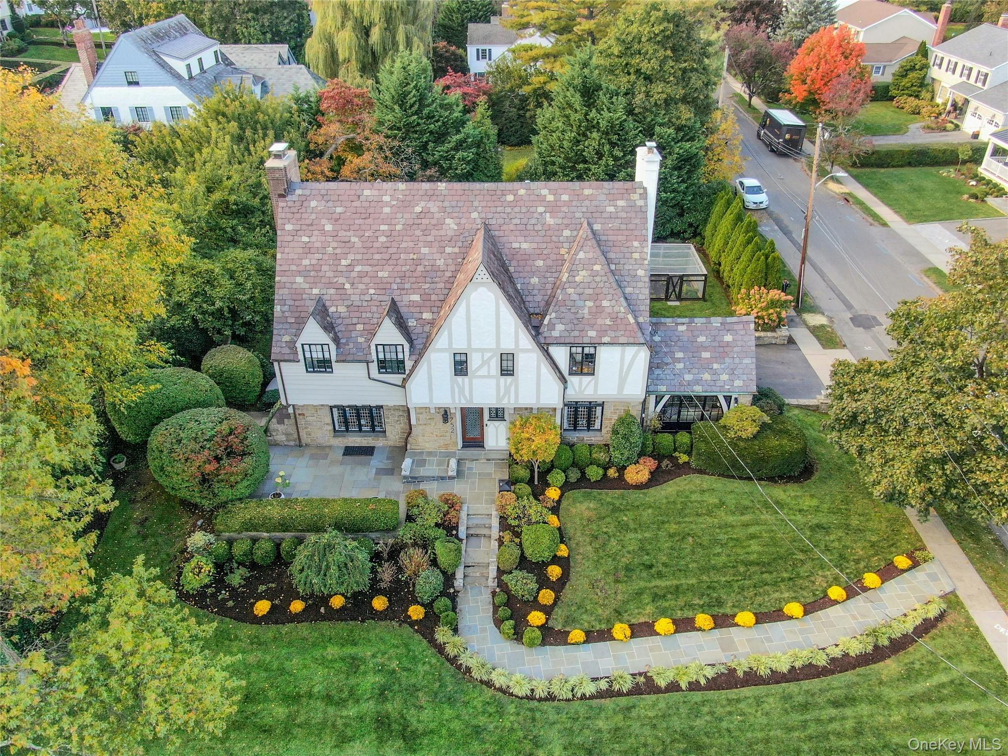 #2 photo, 752 Forest Avenue, Rye , NY 10580