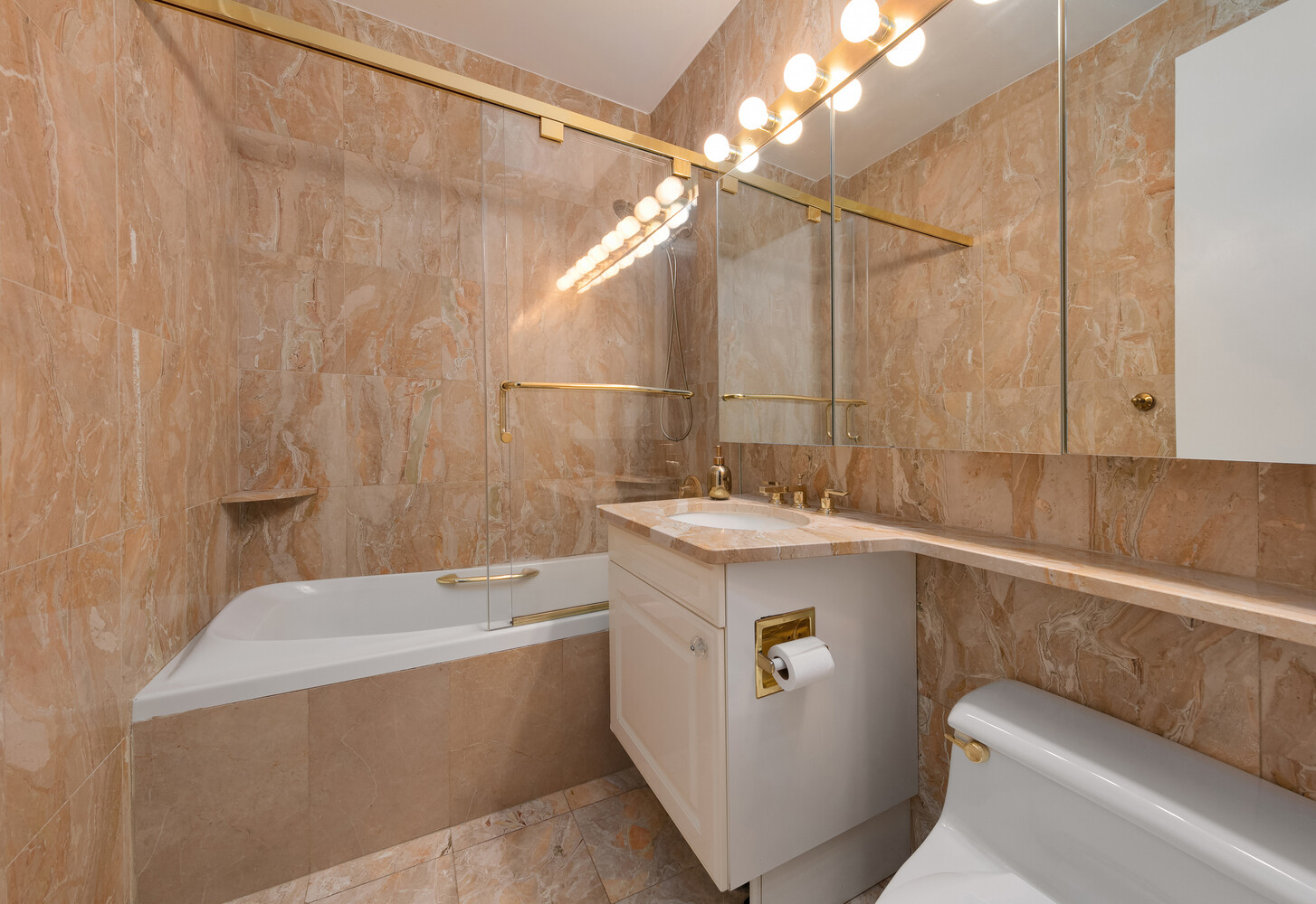 #11 photo, 101 W 67TH Street, Lincoln Square , NY 10023