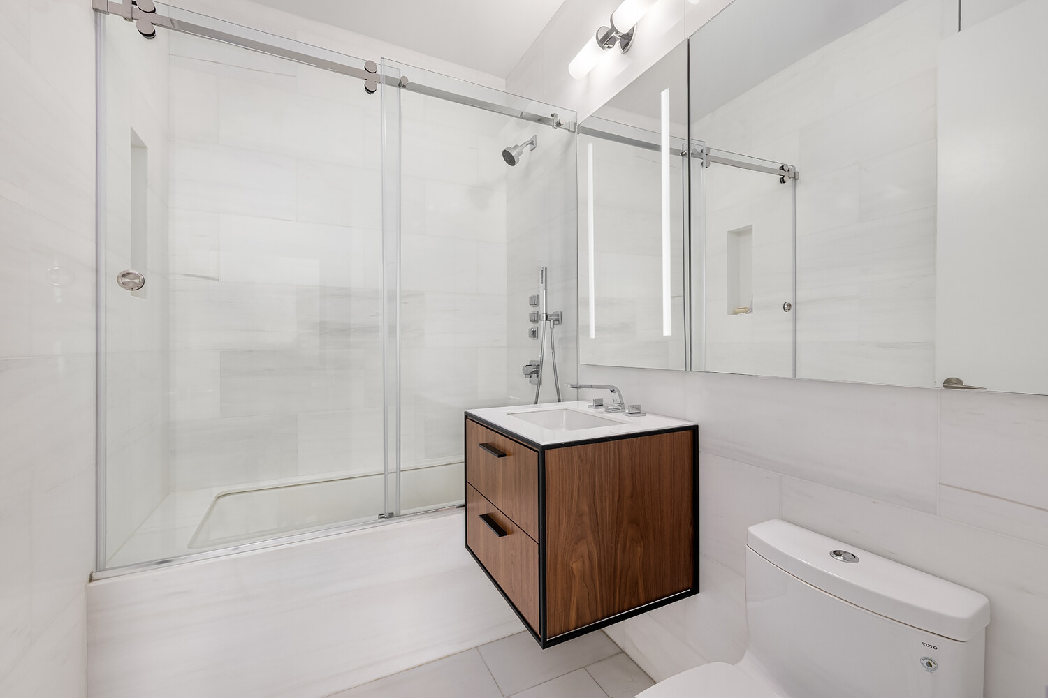 #20 photo, 101 W 67TH Street, Lincoln Square , NY 10023