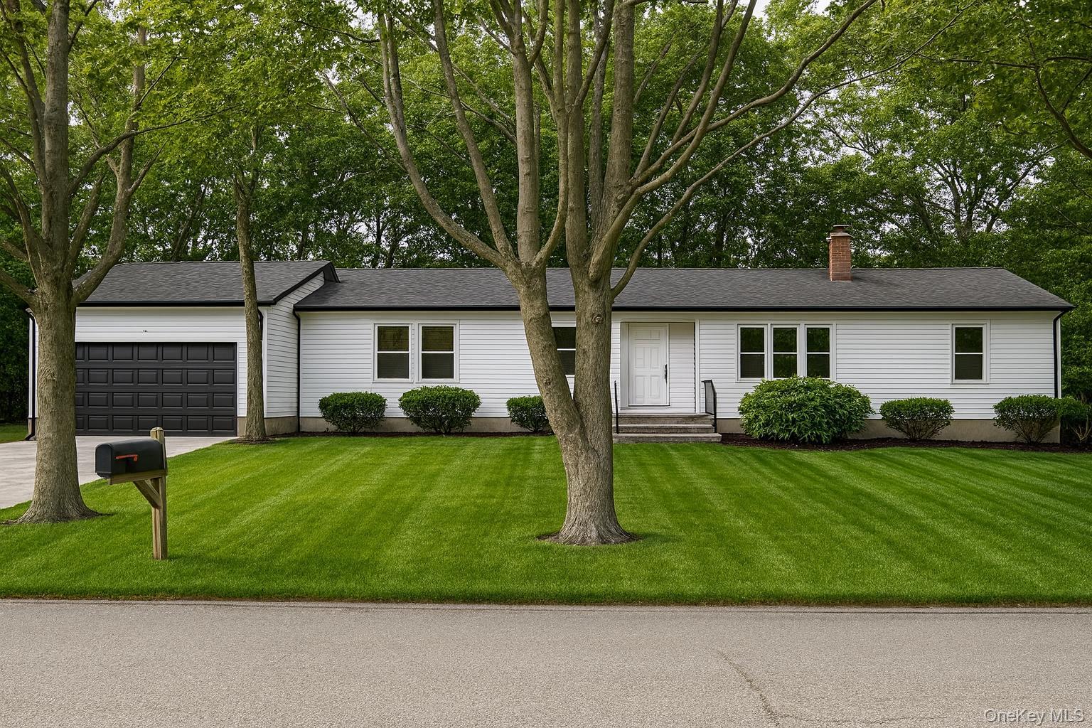 #1 photo, 361 Erie Street, サフォーク郡 Holbrook , NY 11741