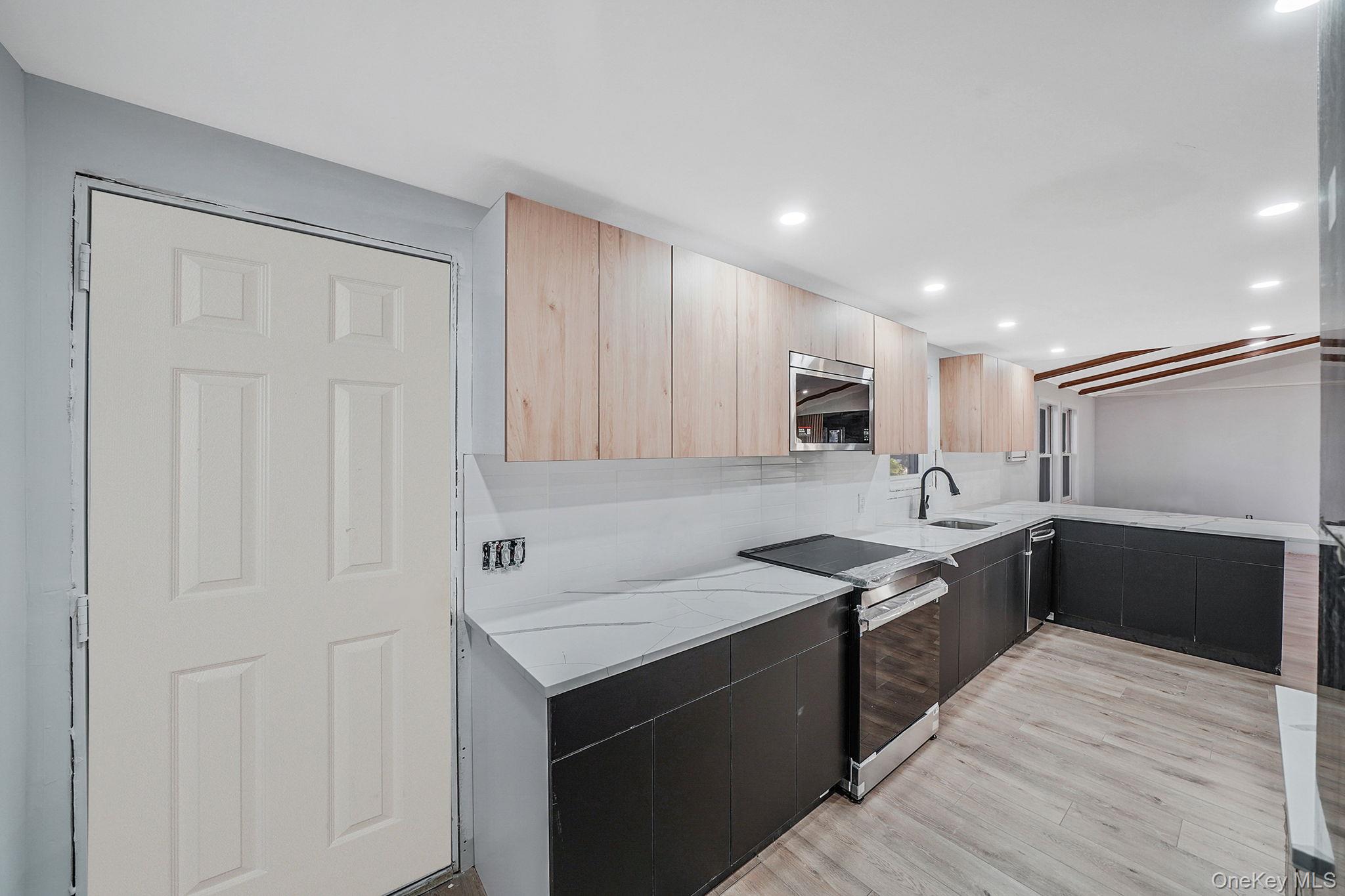 #11 photo, 361 Erie Street, Holbrook , NY 11741