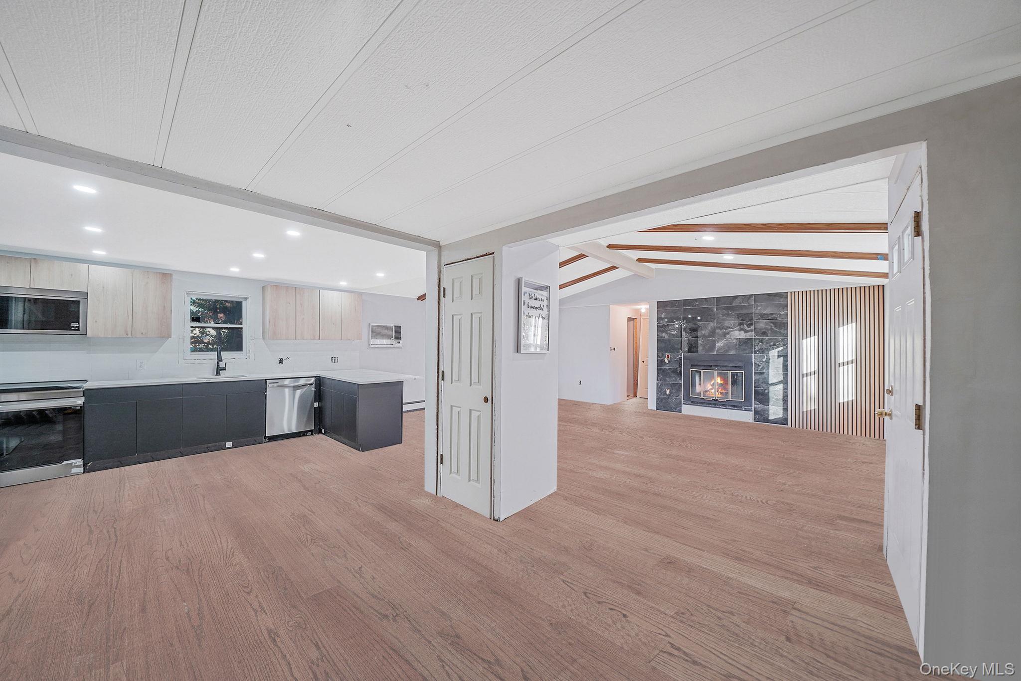 #12 photo, 361 Erie Street, Holbrook , NY 11741