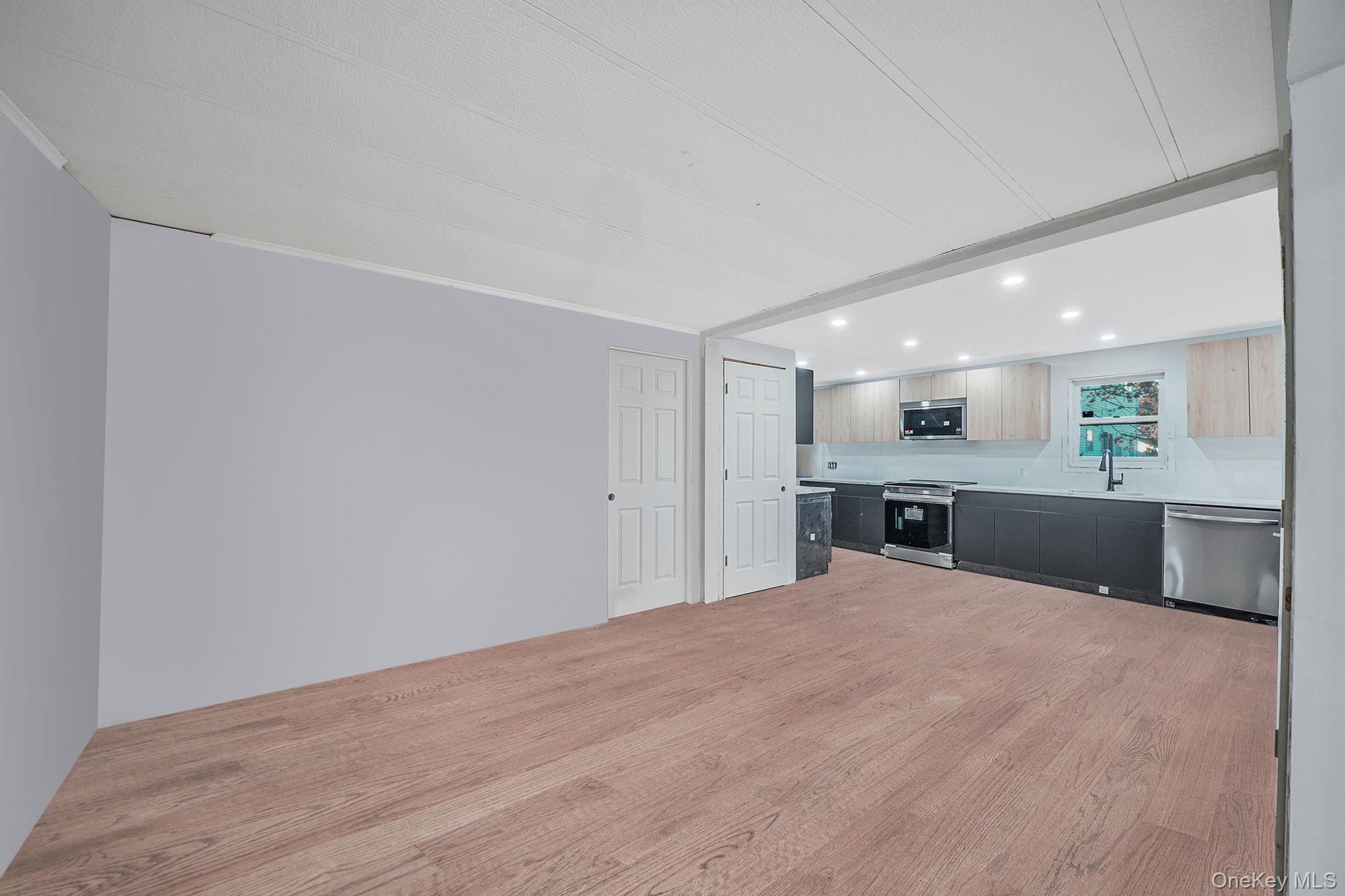 #13 photo, 361 Erie Street, Holbrook , NY 11741