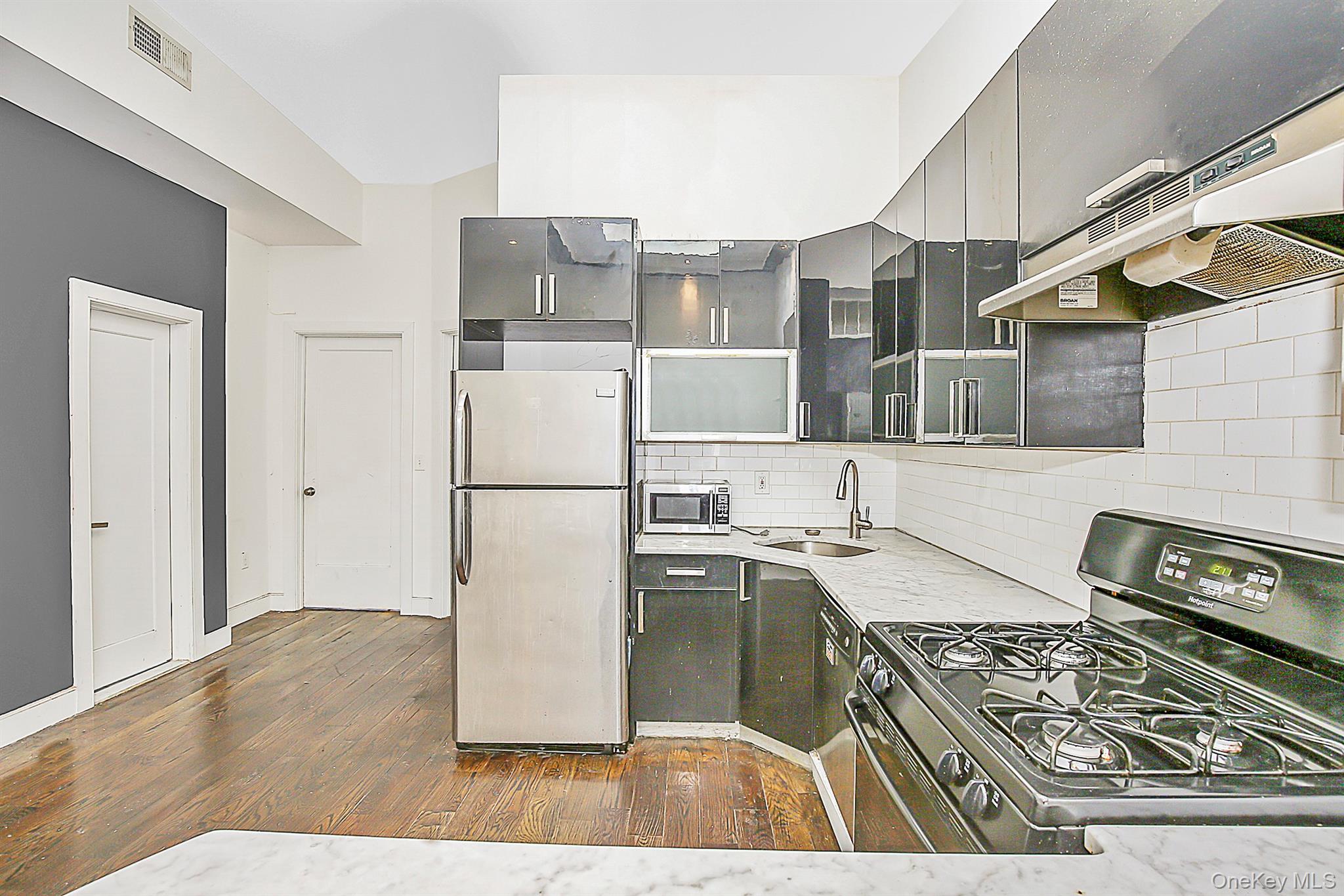 #10 photo, 99 Eldert Street, ブルックリン区 Brooklyn , NY 11207