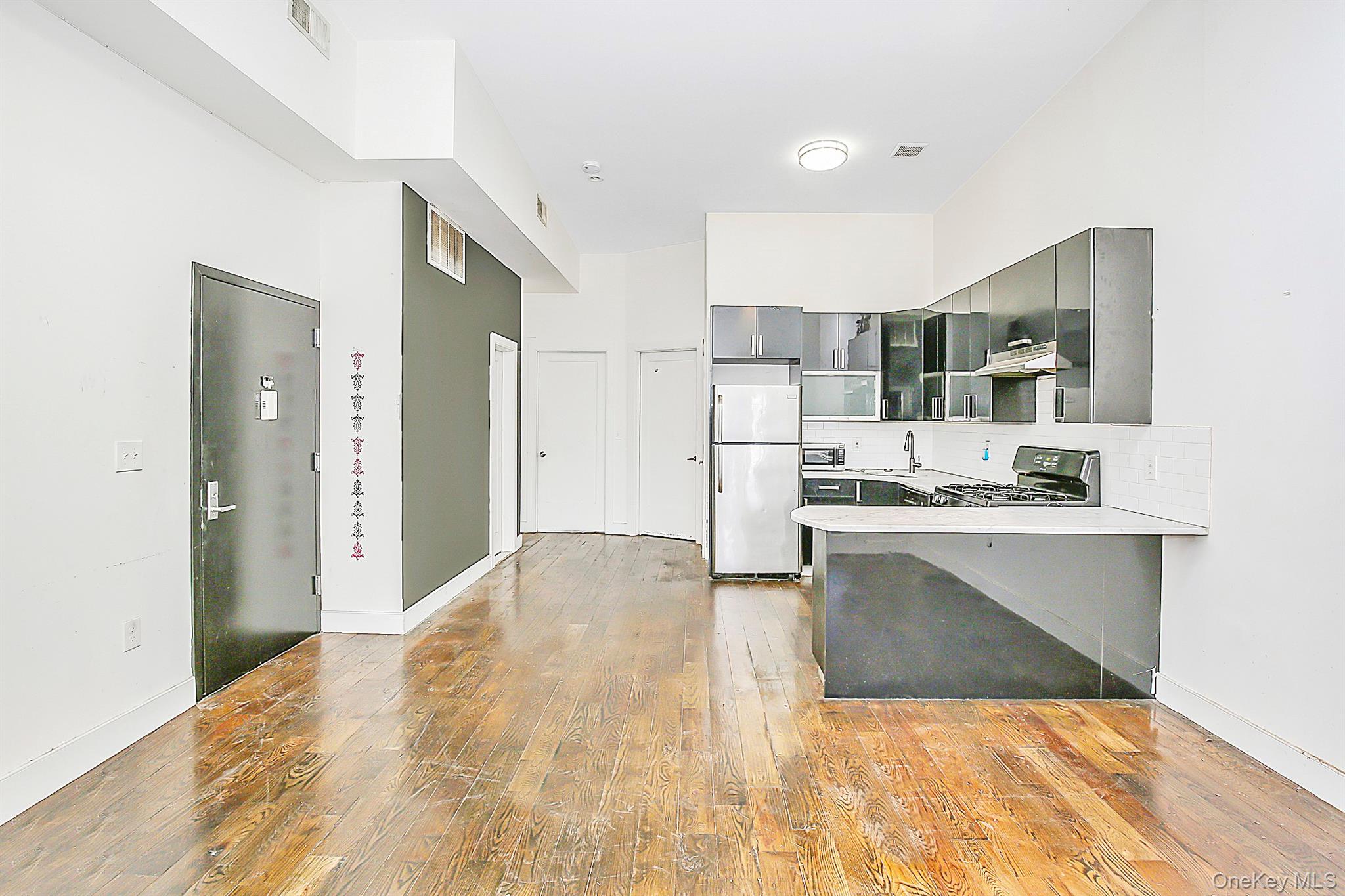 #7 photo, 99 Eldert Street, ブルックリン区 Brooklyn , NY 11207