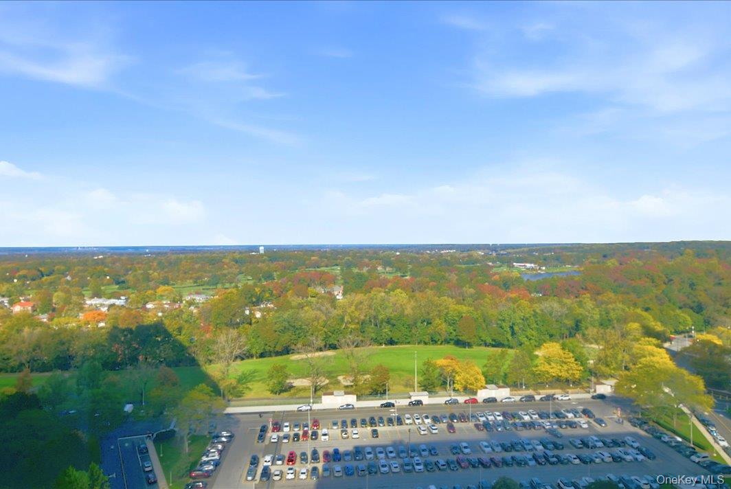 #15 photo, 27010 Grand Central Parkway, クイーンズ区 Floral Park , NY 11005