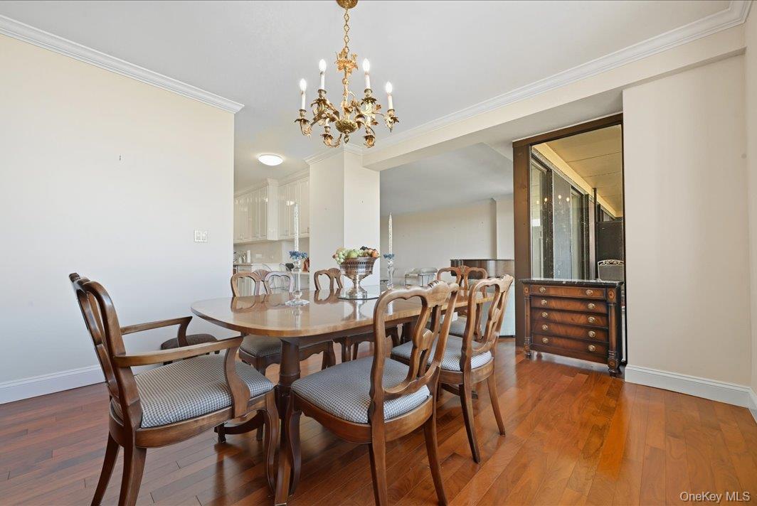 #10 photo, 27010 Grand Central Parkway, クイーンズ区 Floral Park , NY 11005