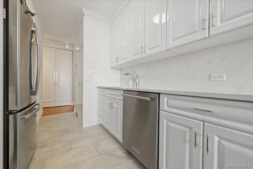 #14 photo, 27010 Grand Central Parkway, クイーンズ区 Floral Park , NY 11005