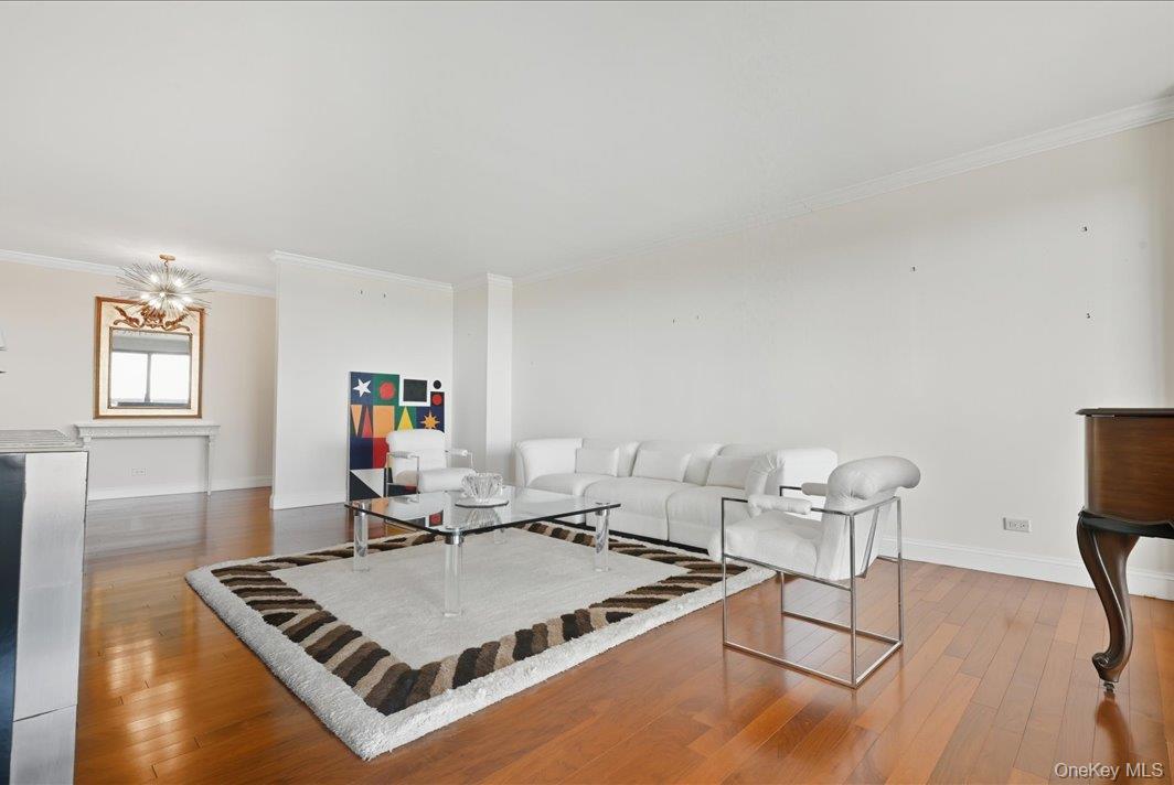 #5 photo, 27010 Grand Central Parkway, クイーンズ区 Floral Park , NY 11005