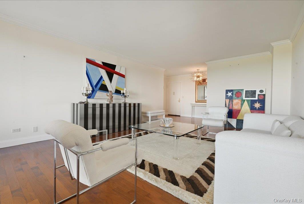 #7 photo, 27010 Grand Central Parkway, クイーンズ区 Floral Park , NY 11005