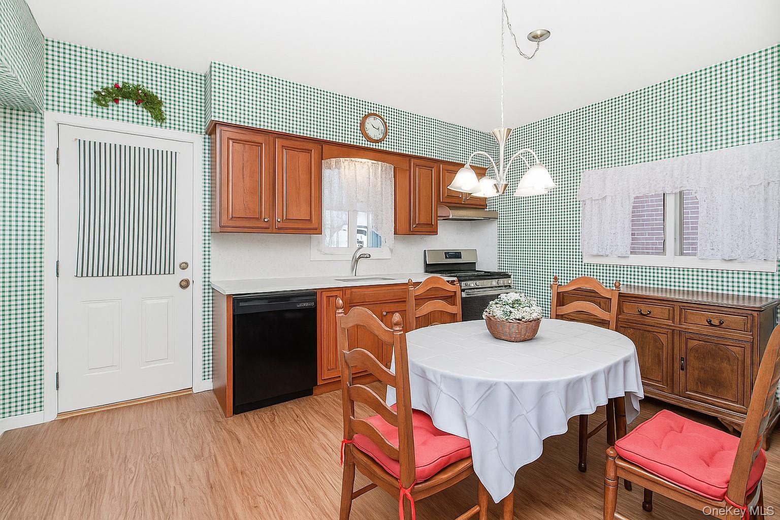 #8 photo, 15633 100th Street, クイーンズ区 Howard Beach , NY 11414