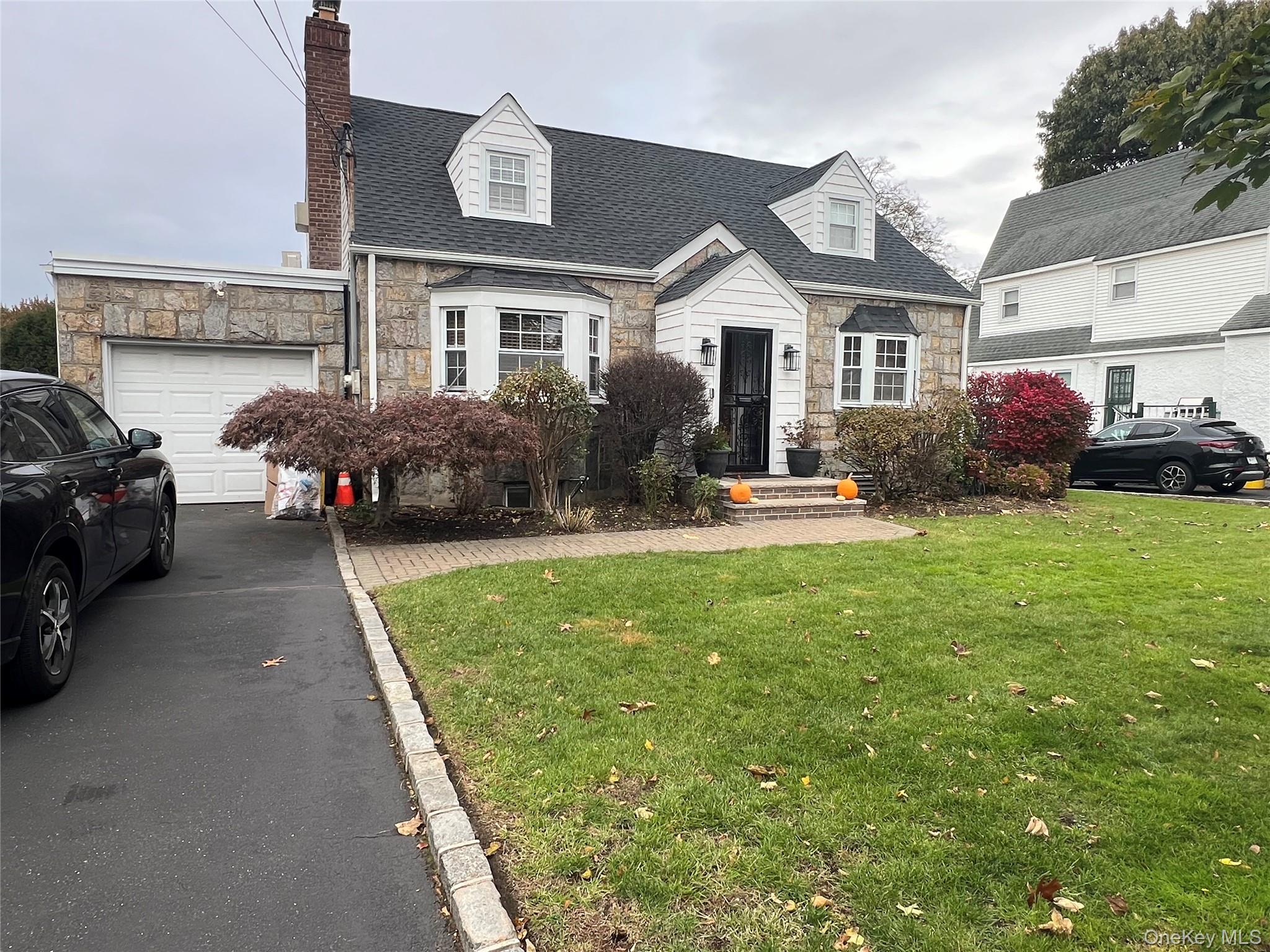 #1 photo, 1272 Westervelt Place, Hewlett , NY 11557