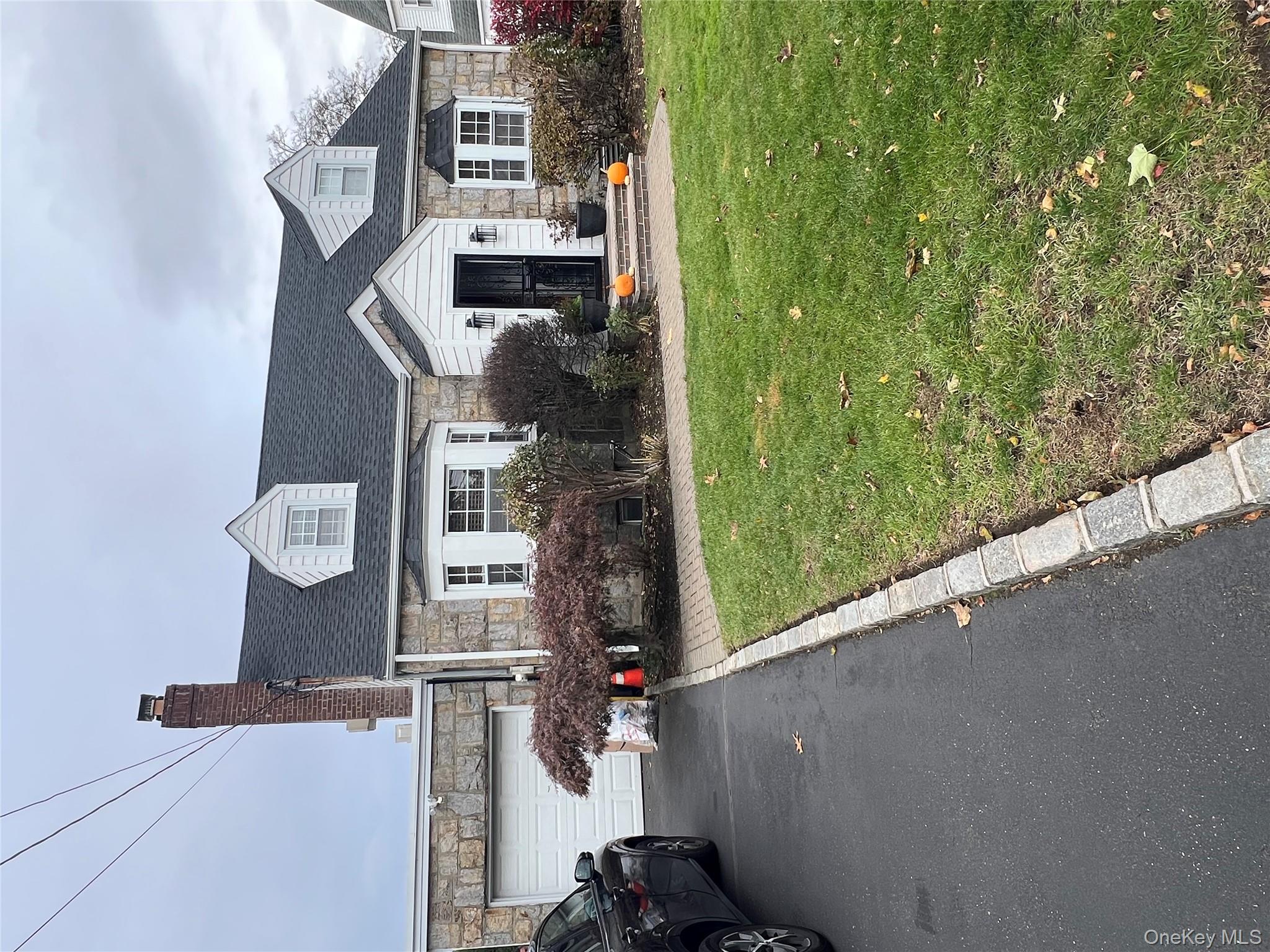 #2 photo, 1272 Westervelt Place, Hewlett , NY 11557