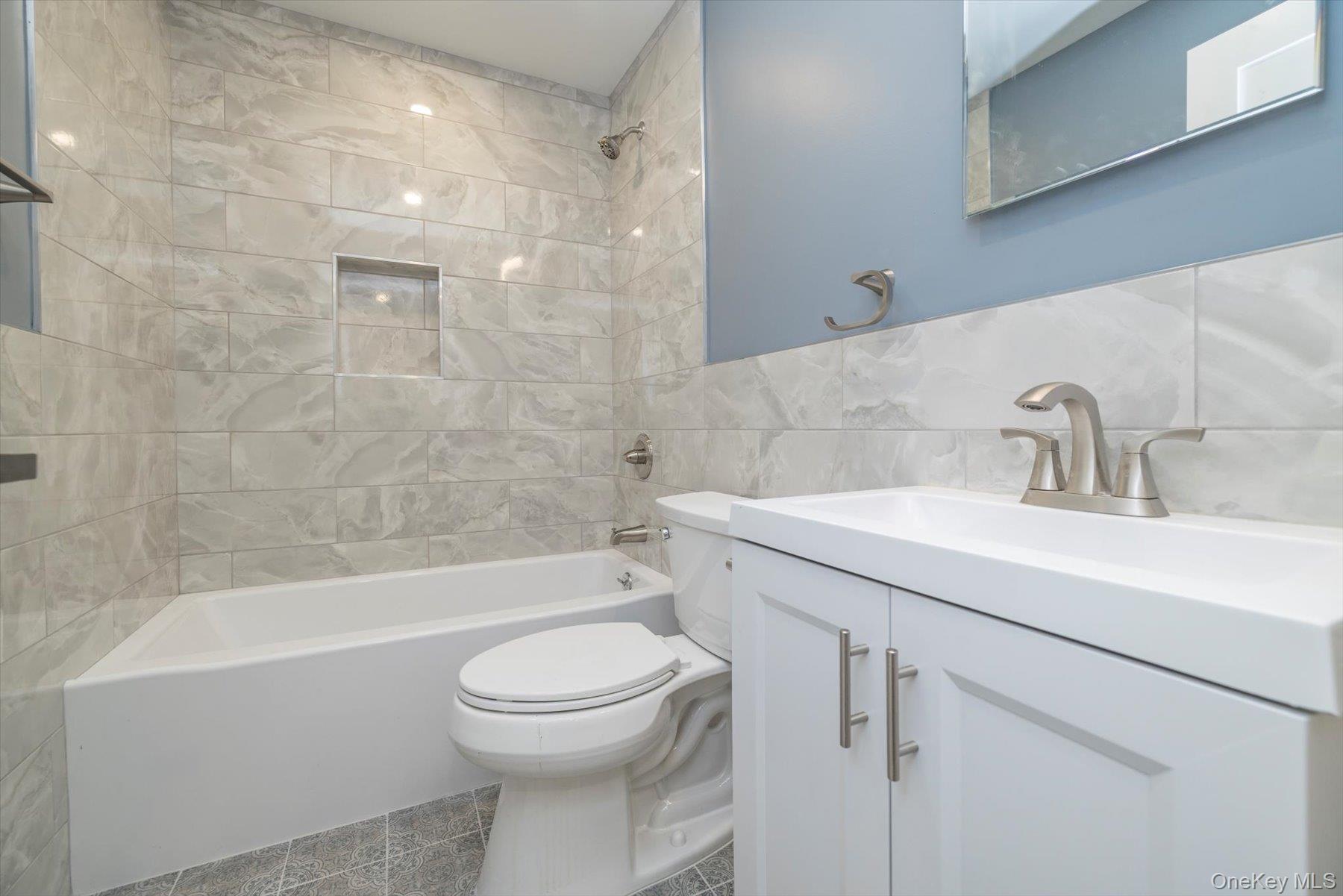 #11 photo, 38 Heather Lane, Levittown , NY 11756