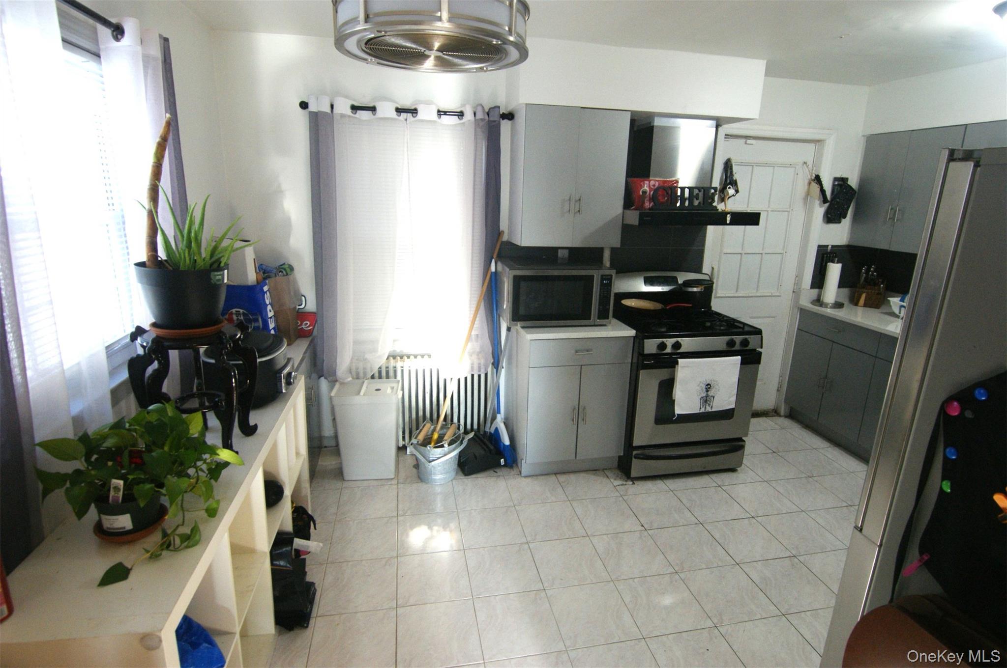 #2 photo, 8611 256th Street, クイーンズ区 Floral Park , NY 11001