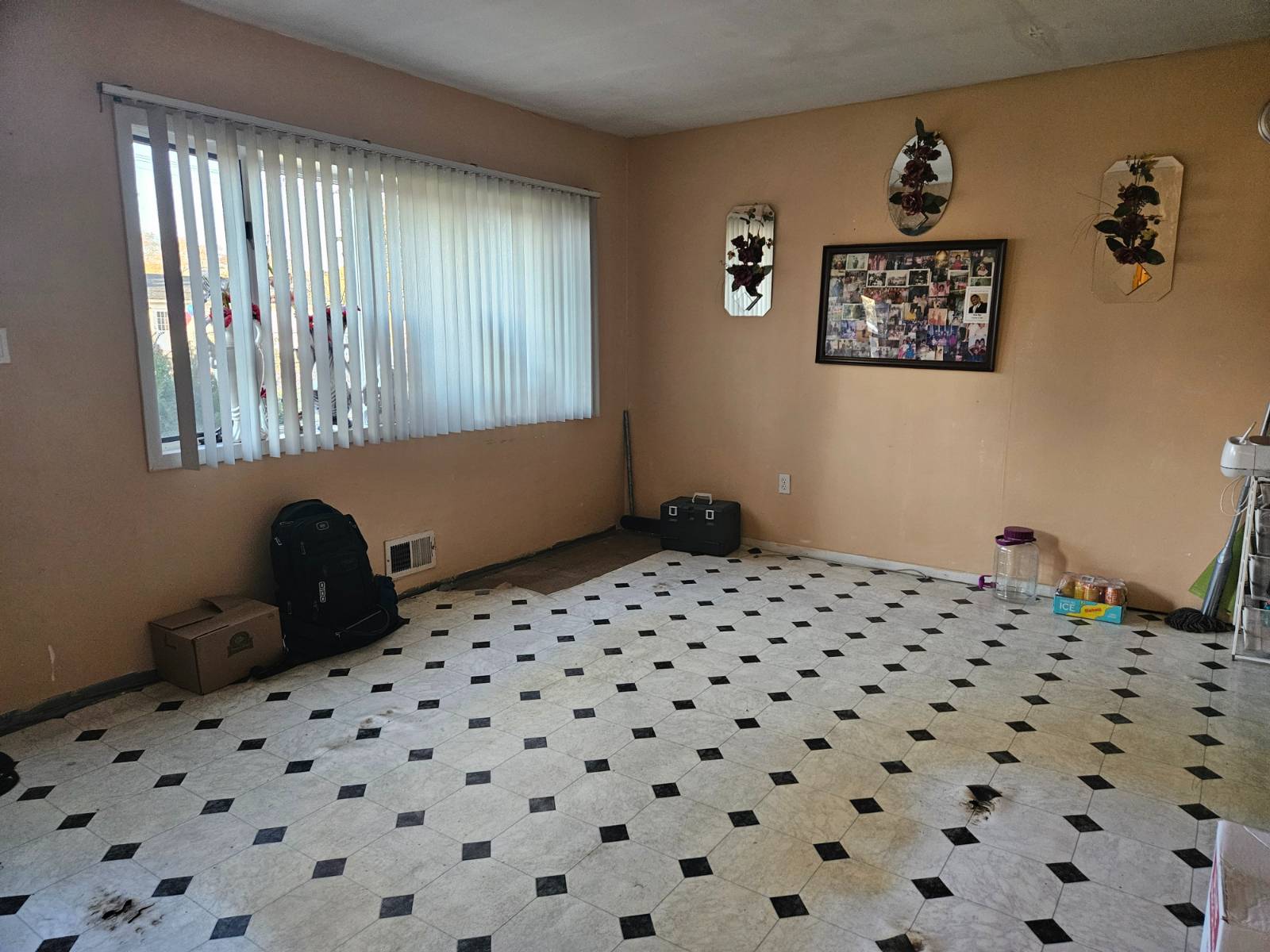 #3 photo, 174 MERRILL ST, Brentwood , NY 11717