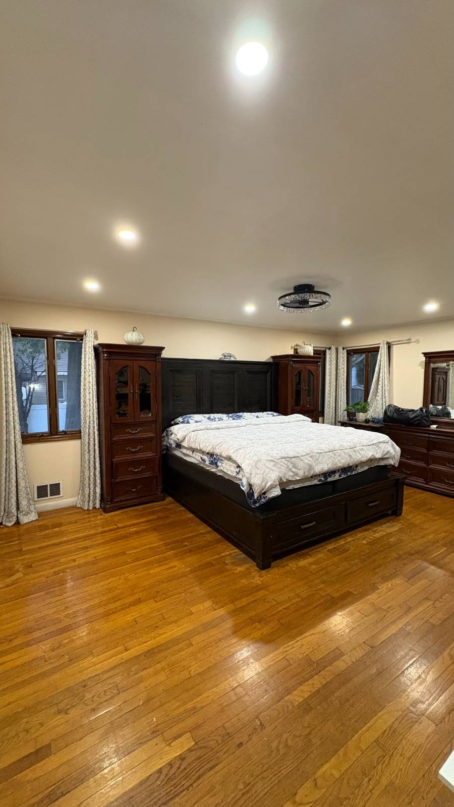 #5 photo, 8 Howard St, ナッソー郡 Hicksville , NY 11801