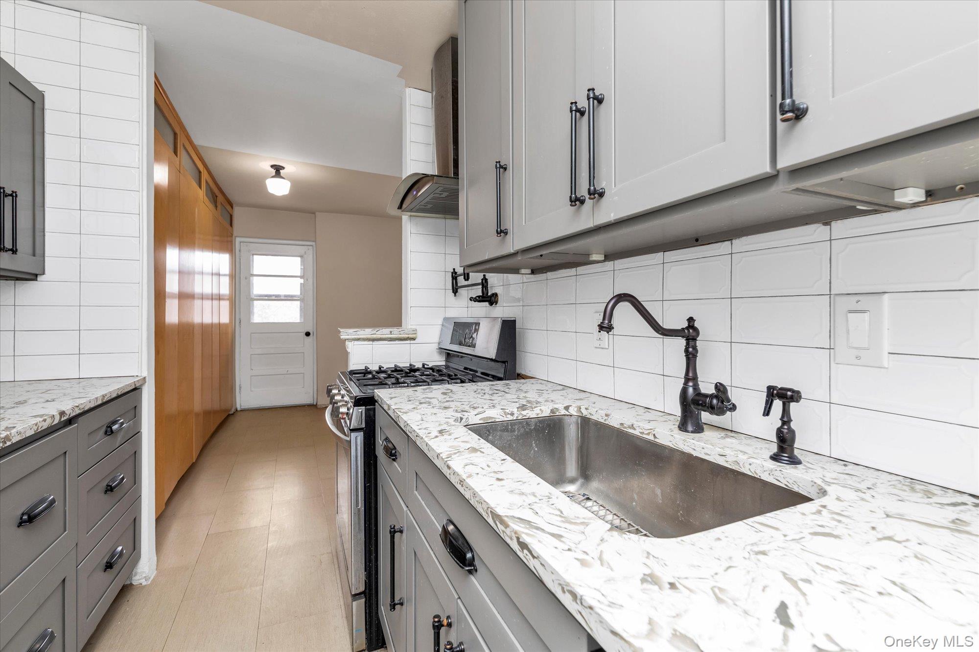 #3 photo, 124 Smith Street, ナッソー郡 Freeport , NY 11520