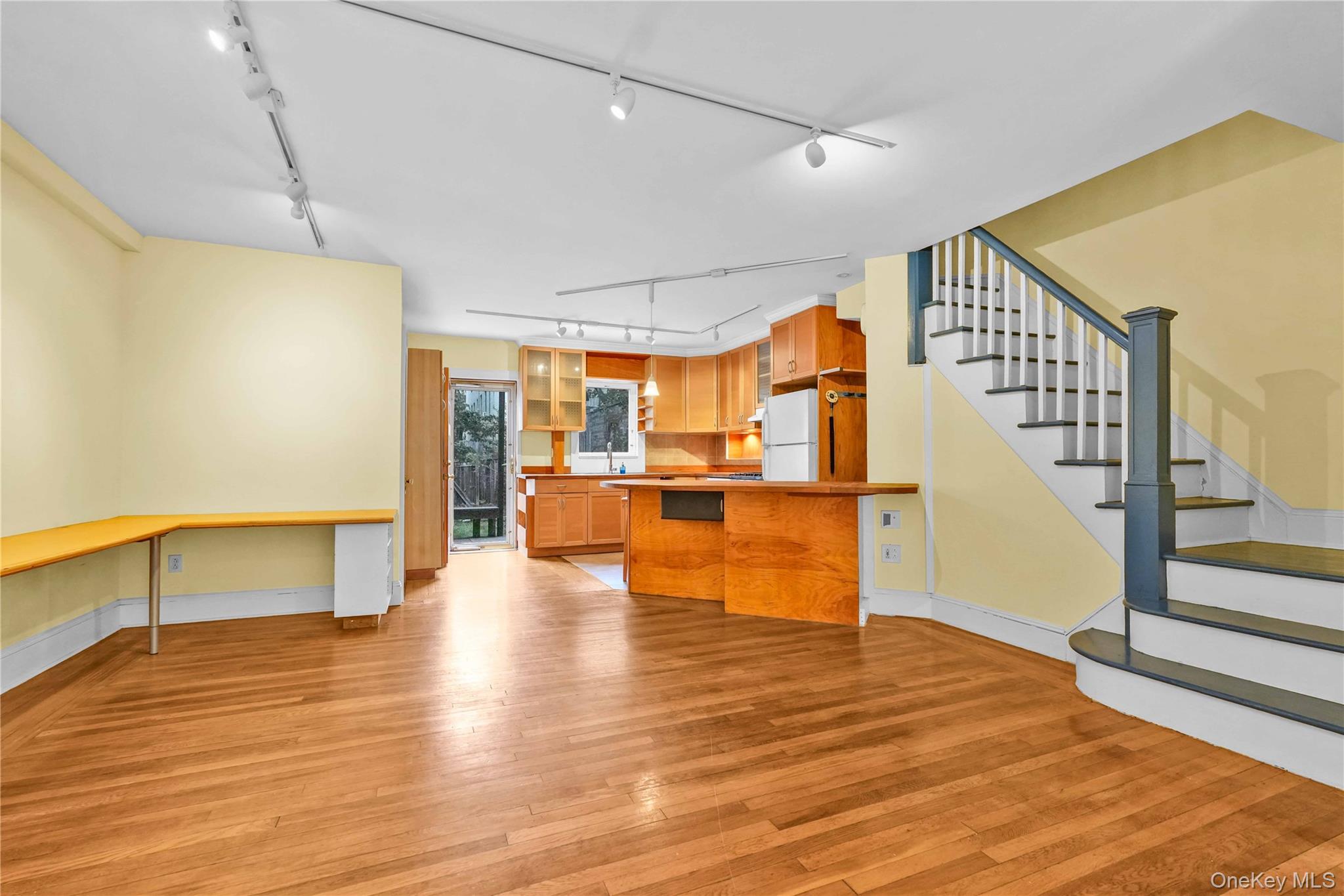 #4 photo, 21-50 28th Street, Astoria , NY 11105