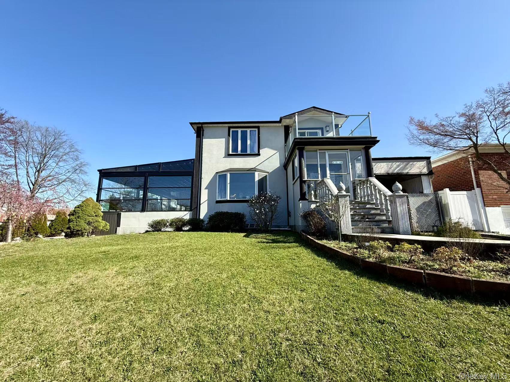 #1 photo, 215-48 24th Avenue, クイーンズ区 Bayside , NY 11360