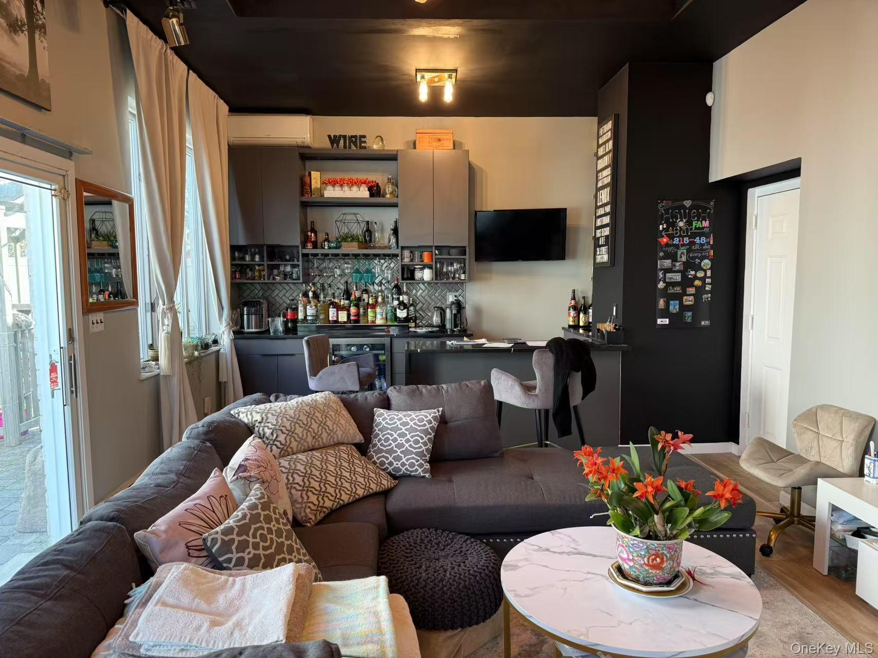 #4 photo, 215-48 24th Avenue, クイーンズ区 Bayside , NY 11360