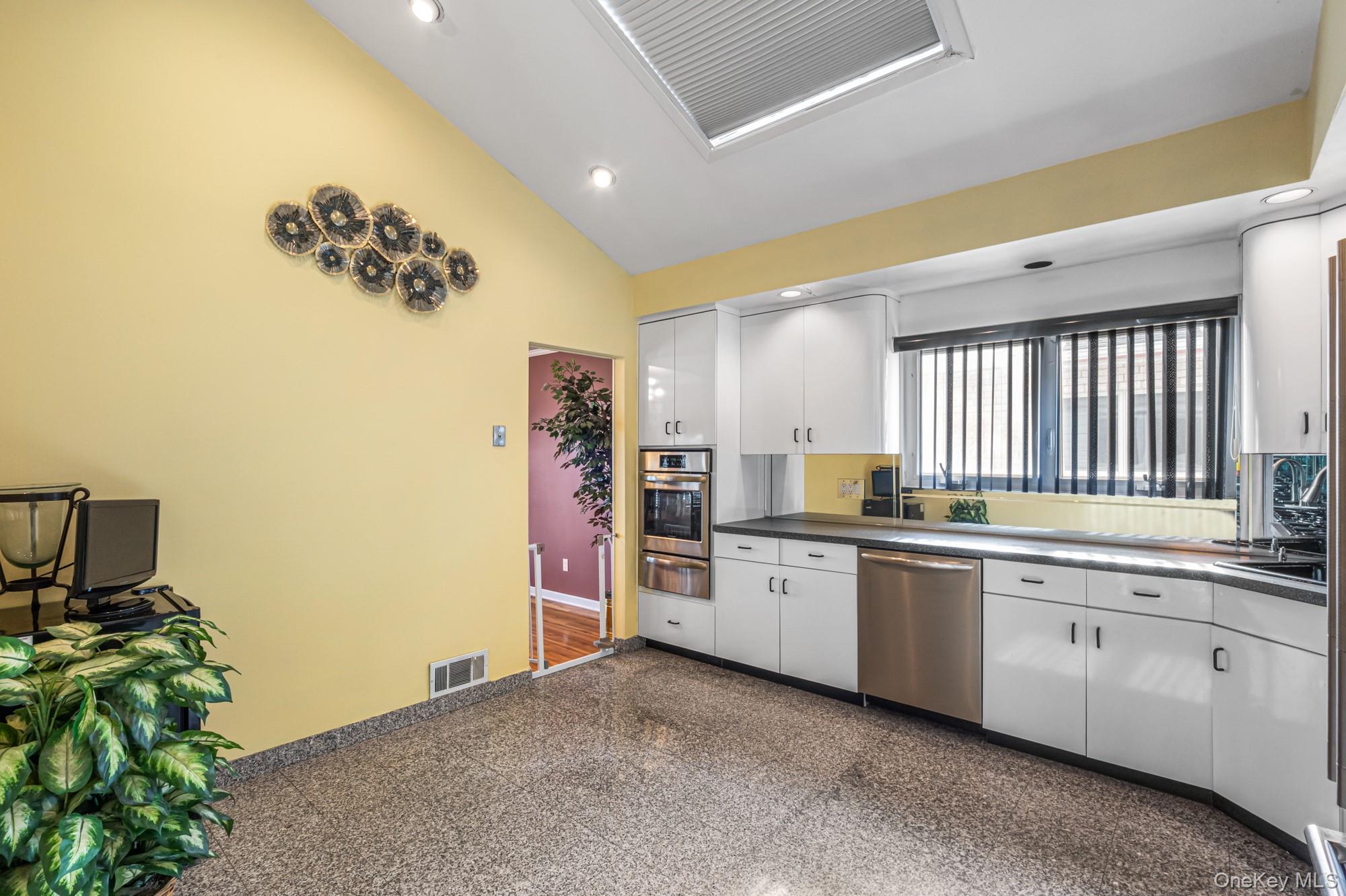 #12 photo, 16148 84th Street, クイーンズ区 Howard Beach , NY 11414