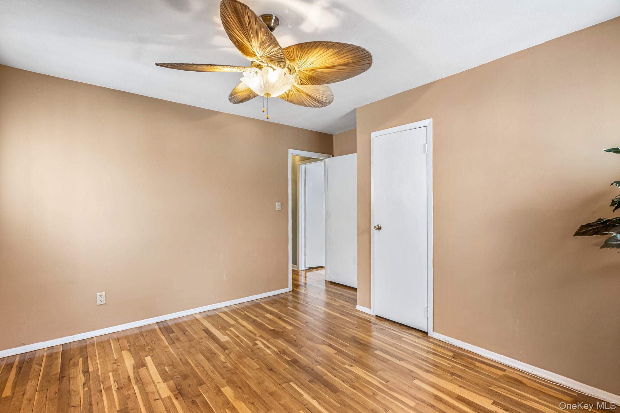 #18 photo, 16148 84th Street, クイーンズ区 Howard Beach , NY 11414