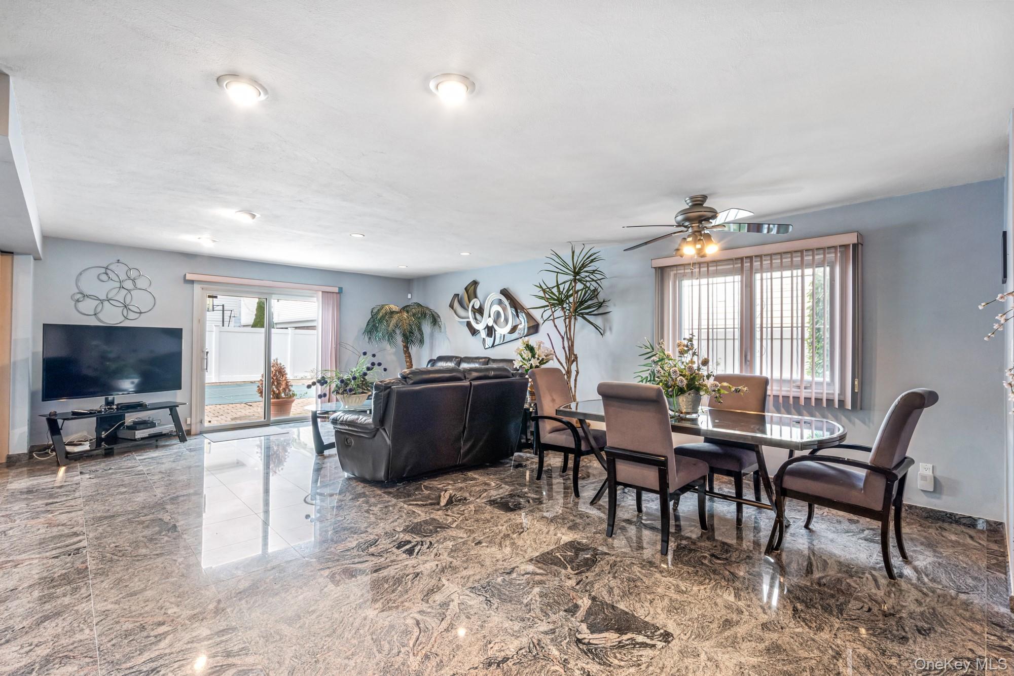 #20 photo, 16148 84th Street, クイーンズ区 Howard Beach , NY 11414